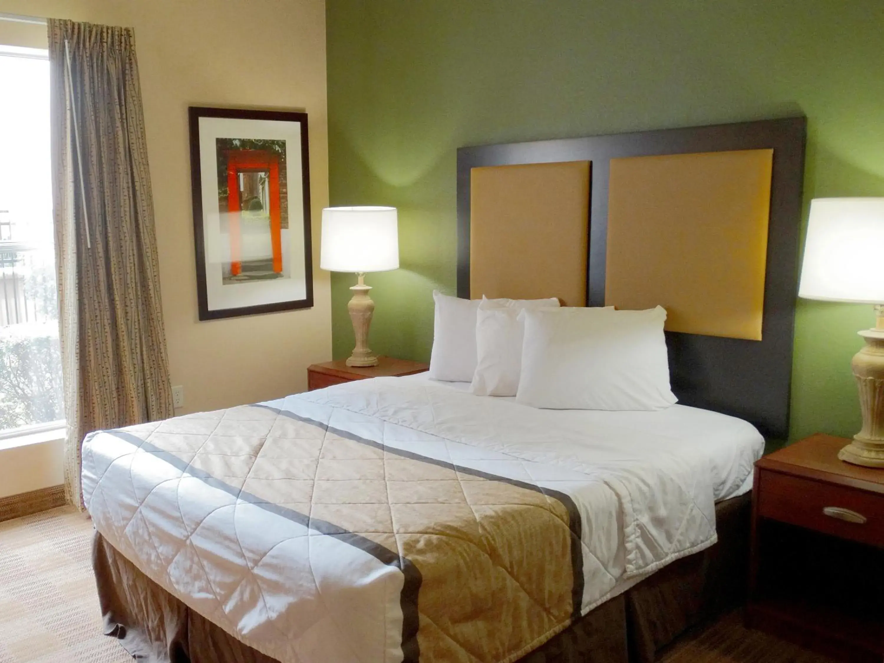 Bed in Suburban Studios Jackson North Bed in Suburban Studios Jackson North