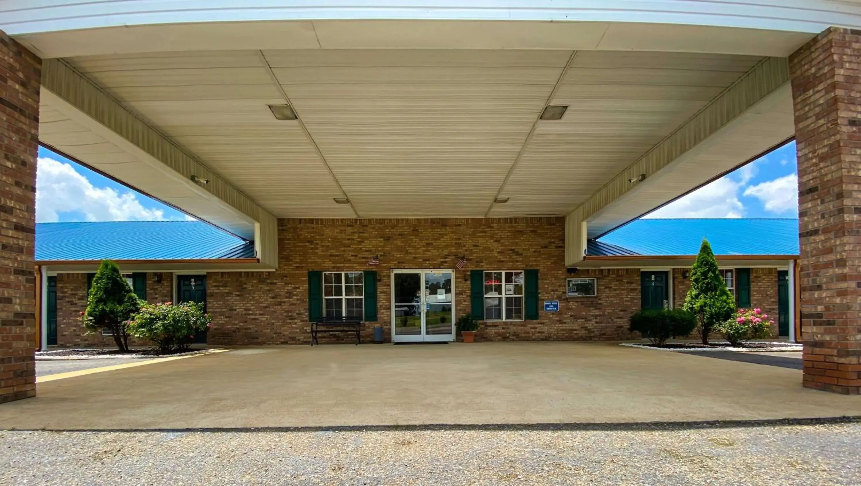 Property building in Rama Inn Bells - Jackson West Hwy 412 Property building in Rama Inn Bells - Jackson West Hwy 412