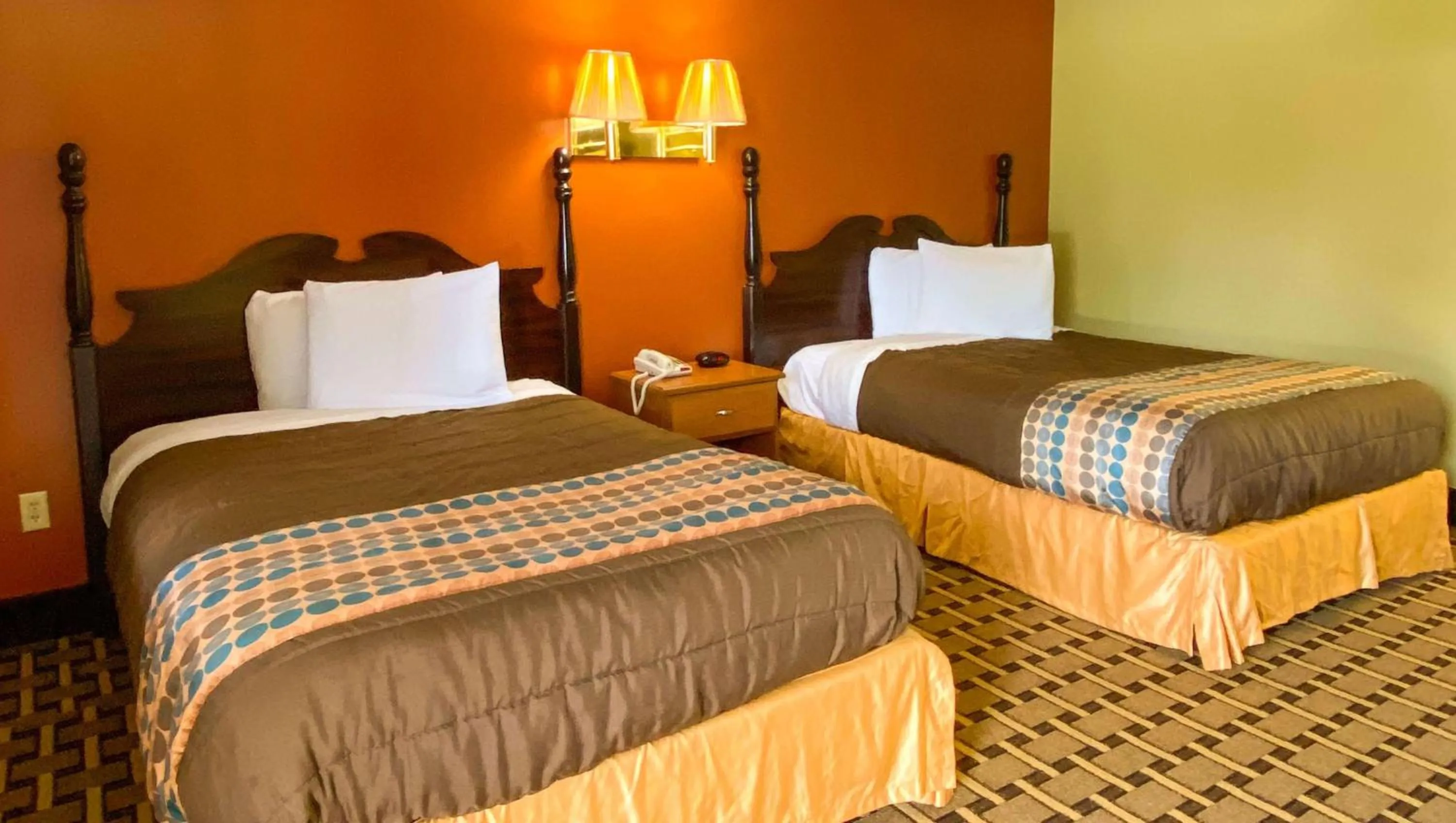 Photo of the whole room, Bed in Rama Inn Bells - Jackson West Hwy 412