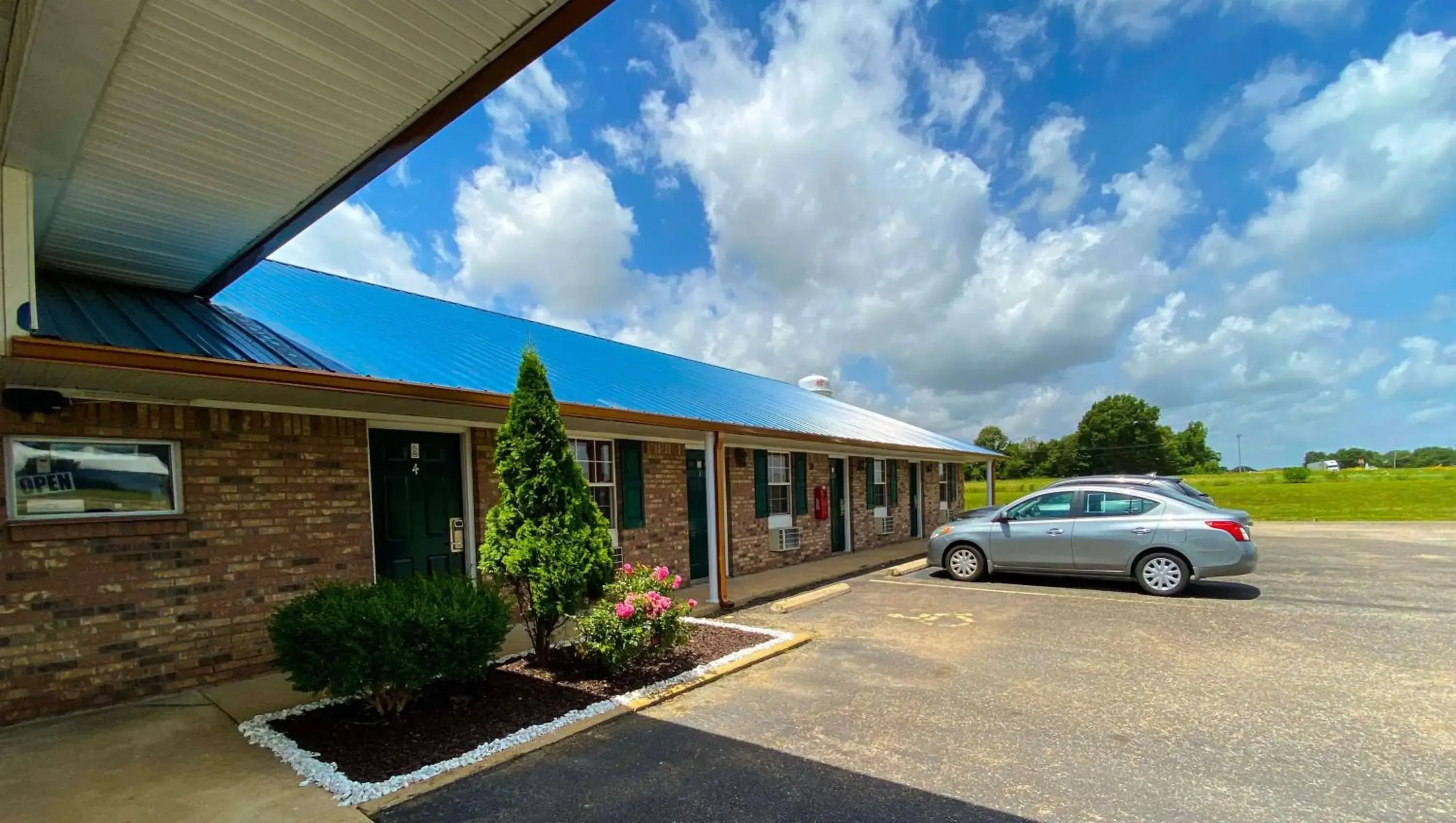 Property building in Rama Inn Bells - Jackson West Hwy 412 Property building in Rama Inn Bells - Jackson West Hwy 412