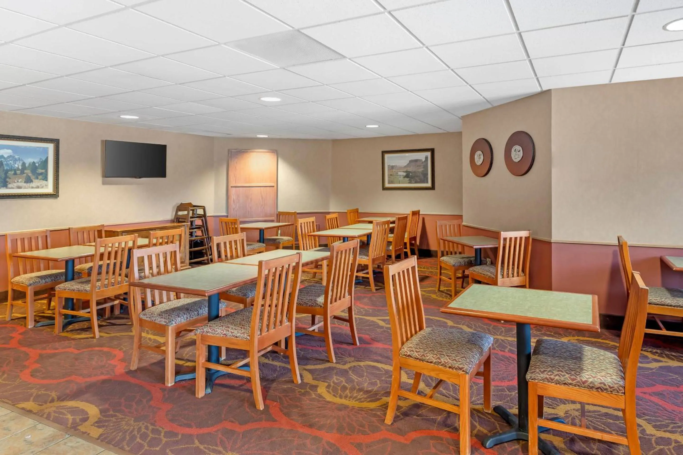 Breakfast in Quality Inn & Suites Wellington - Fort Collins