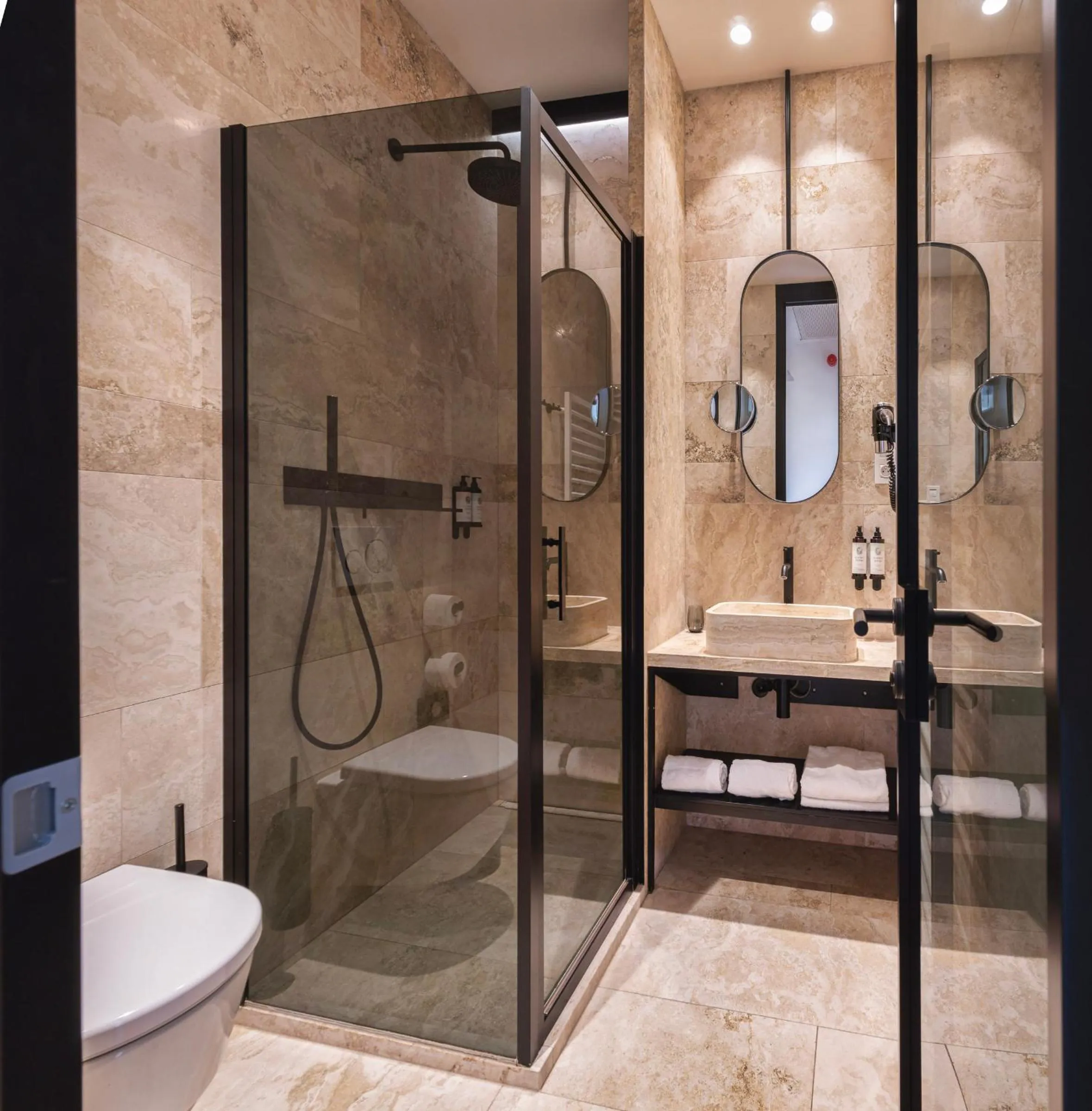 Bathroom in Mottl House by Adrez