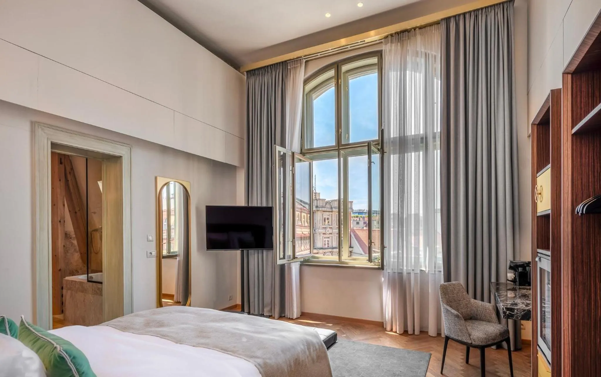 Bed in Mottl House by Adrez