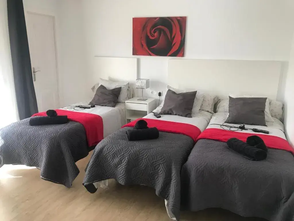 Triple Room with Balcony in ViNALUX Triple Room with Balcony in ViNALUX