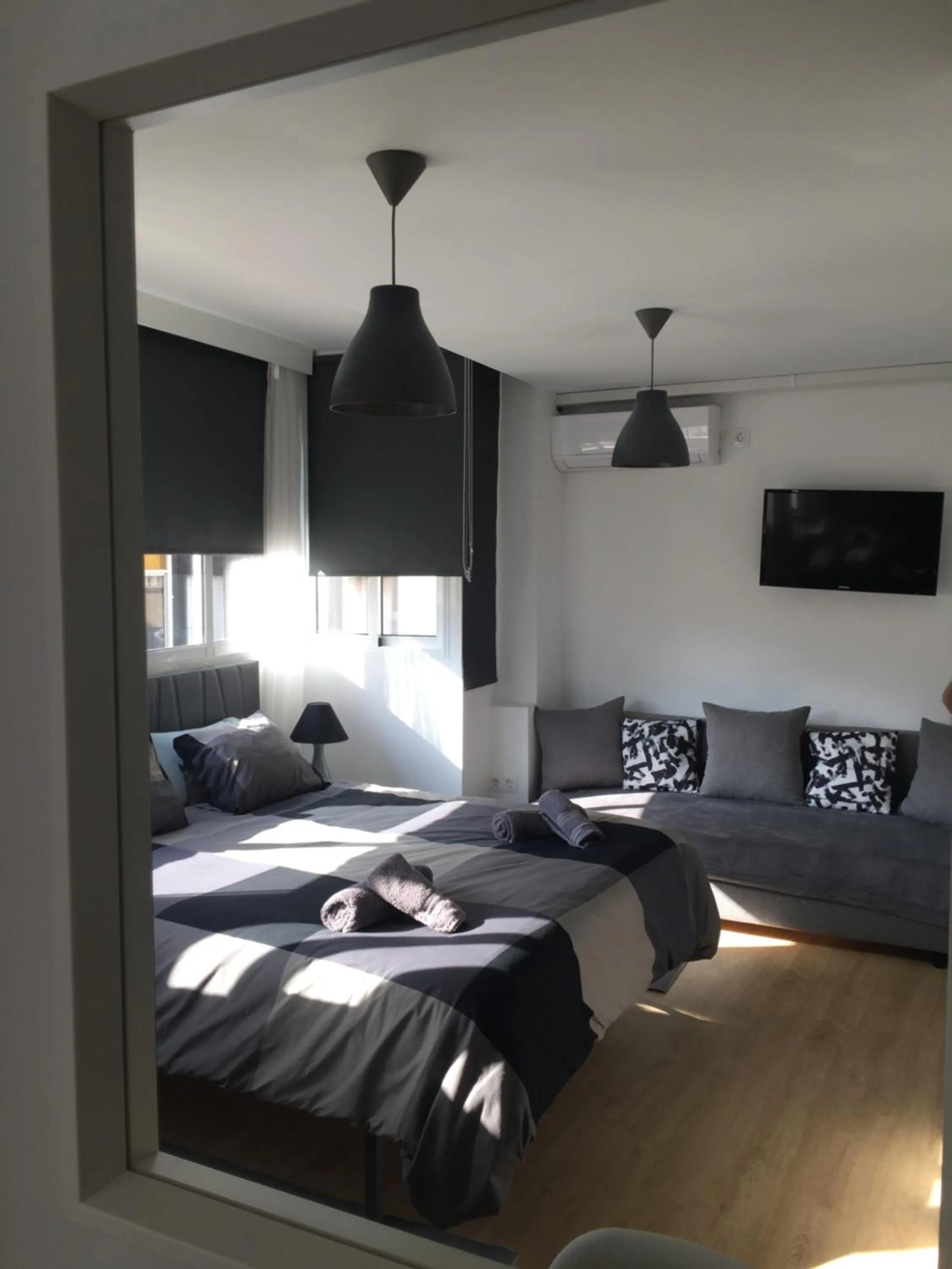 Photo of the whole room, Bed in ViNALUX