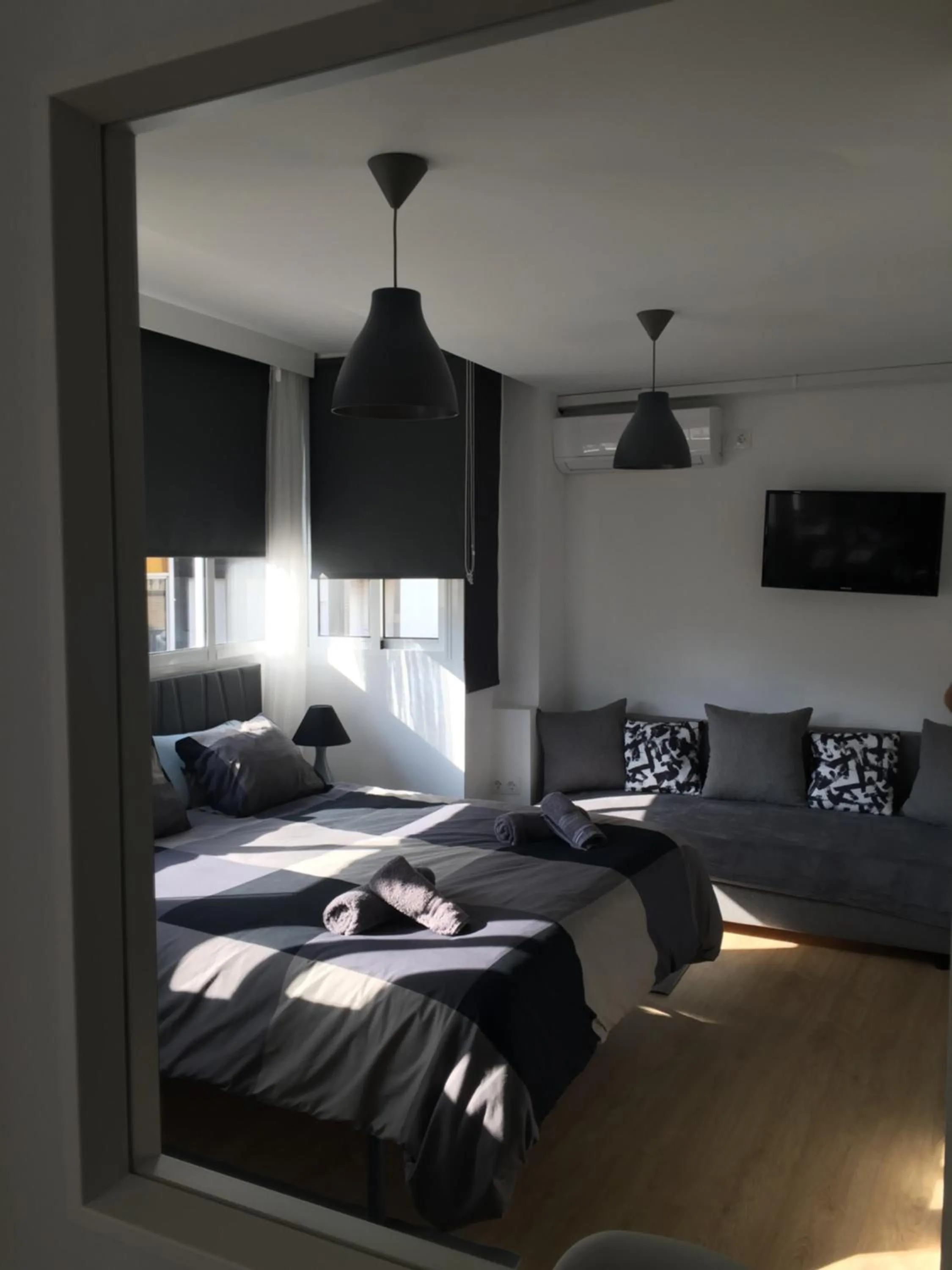 Photo of the whole room, Bed in ViNALUX