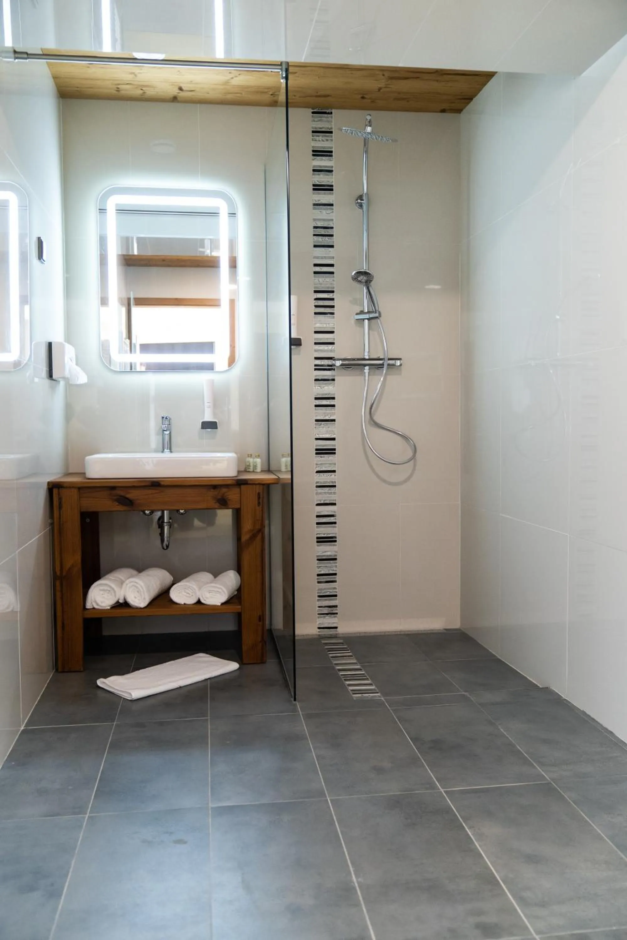 Shower in Hotel Kristály Konferencia & Wellness