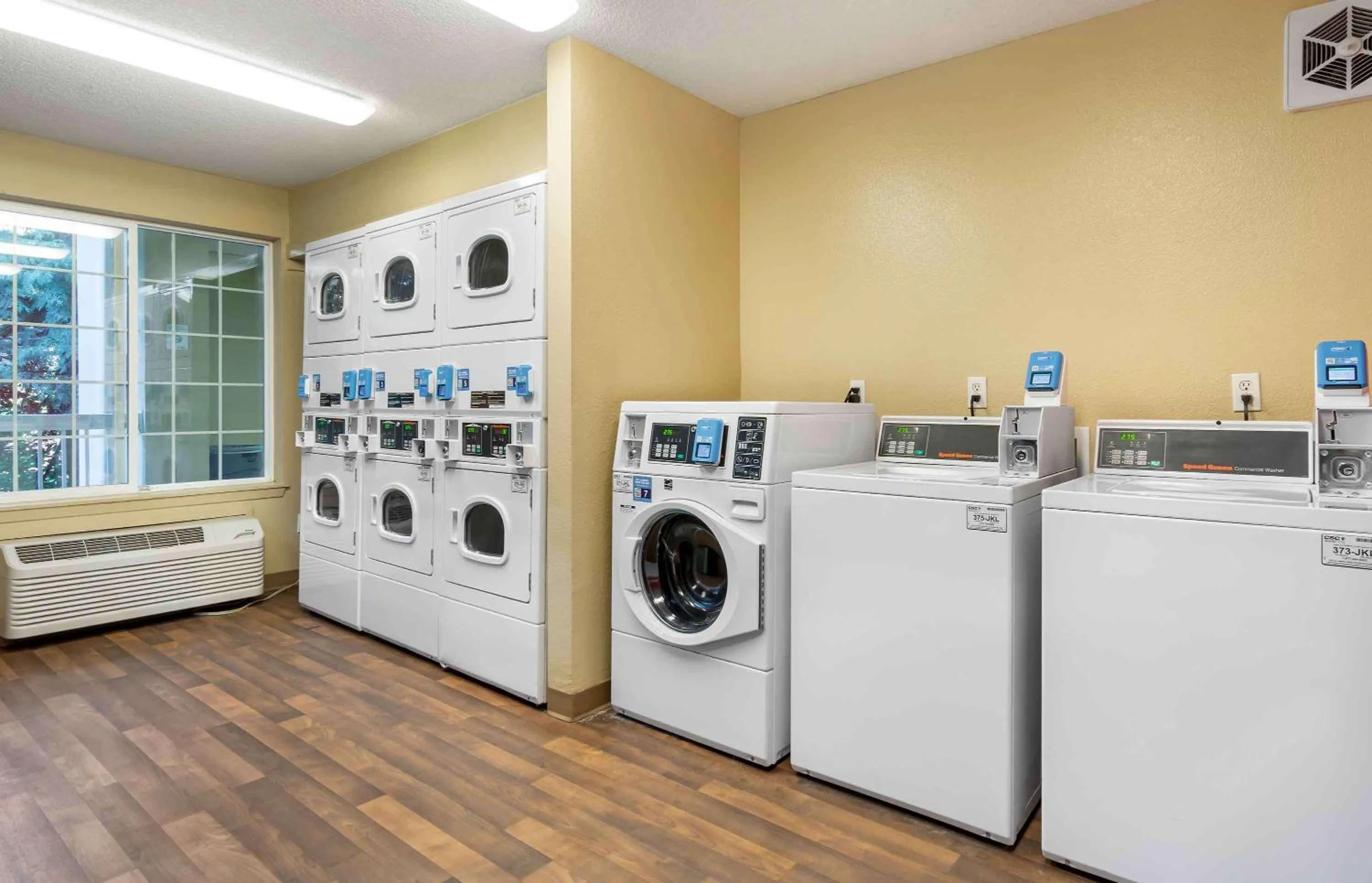 Property building in Extended Stay America Suites - Seattle - Southcenter