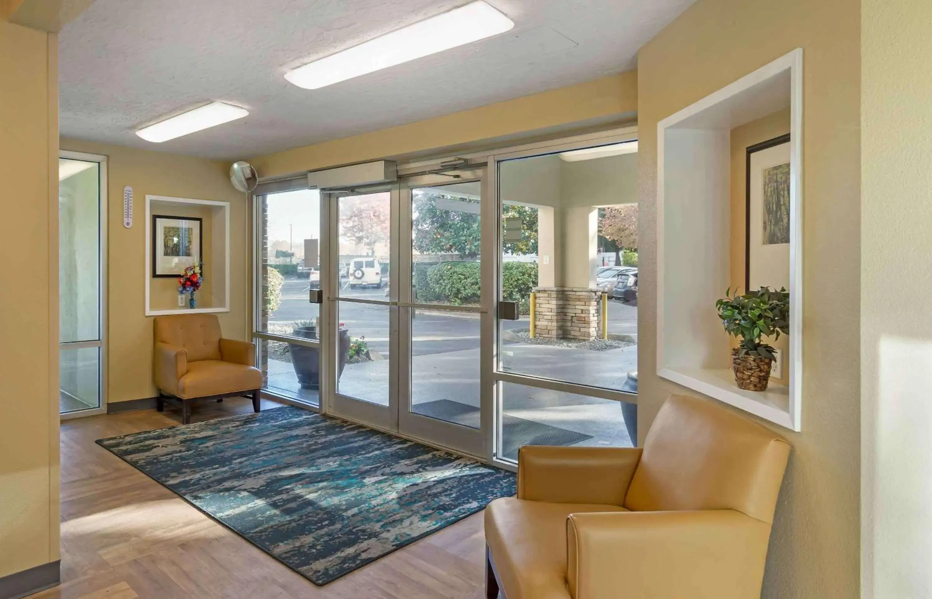 Lobby or reception in Extended Stay America Suites - Seattle - Southcenter Lobby or reception in Extended Stay America Suites - Seattle - Southcenter