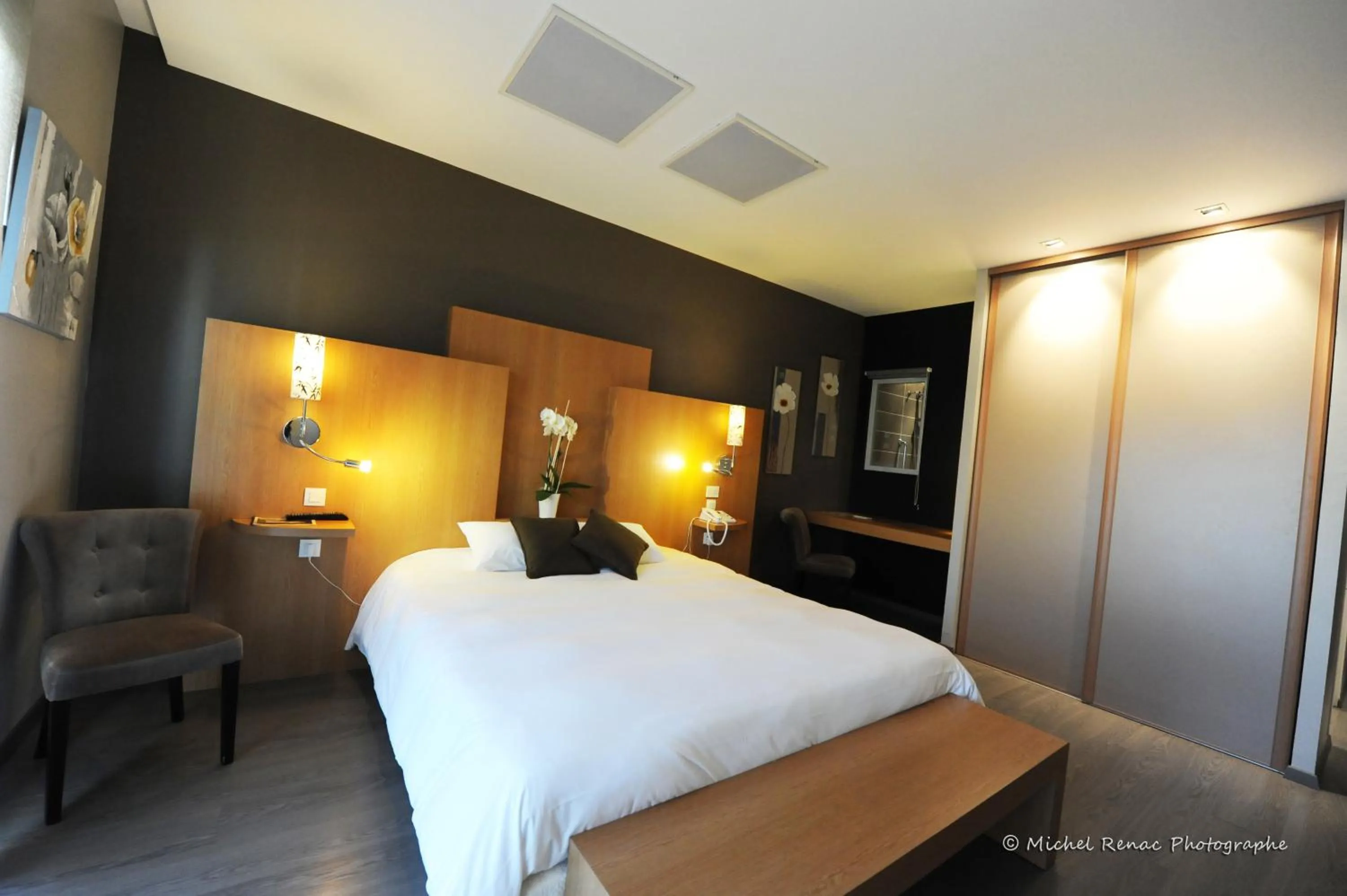 Bed in Hotel le Broceliande - Sure Hotel Collection by Best Western