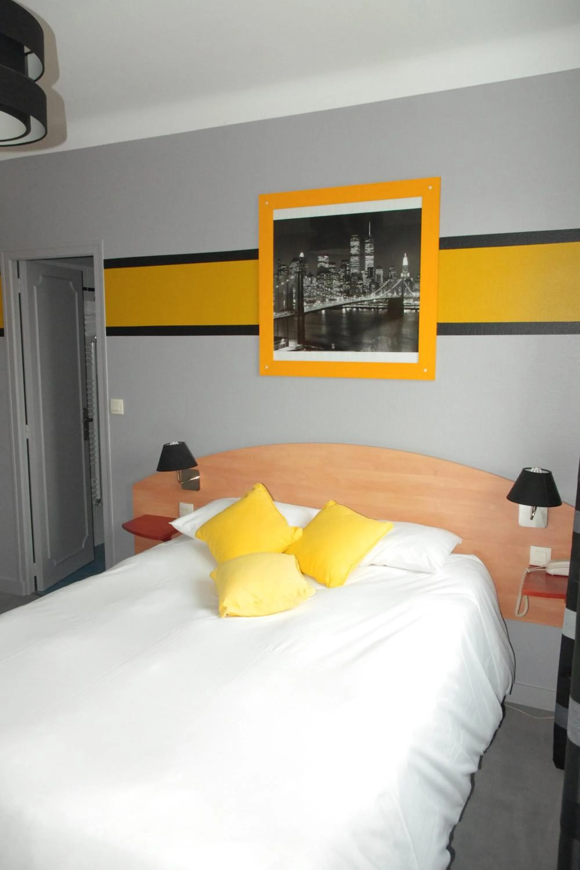 Bed in Hotel le Broceliande - Sure Hotel Collection by Best Western