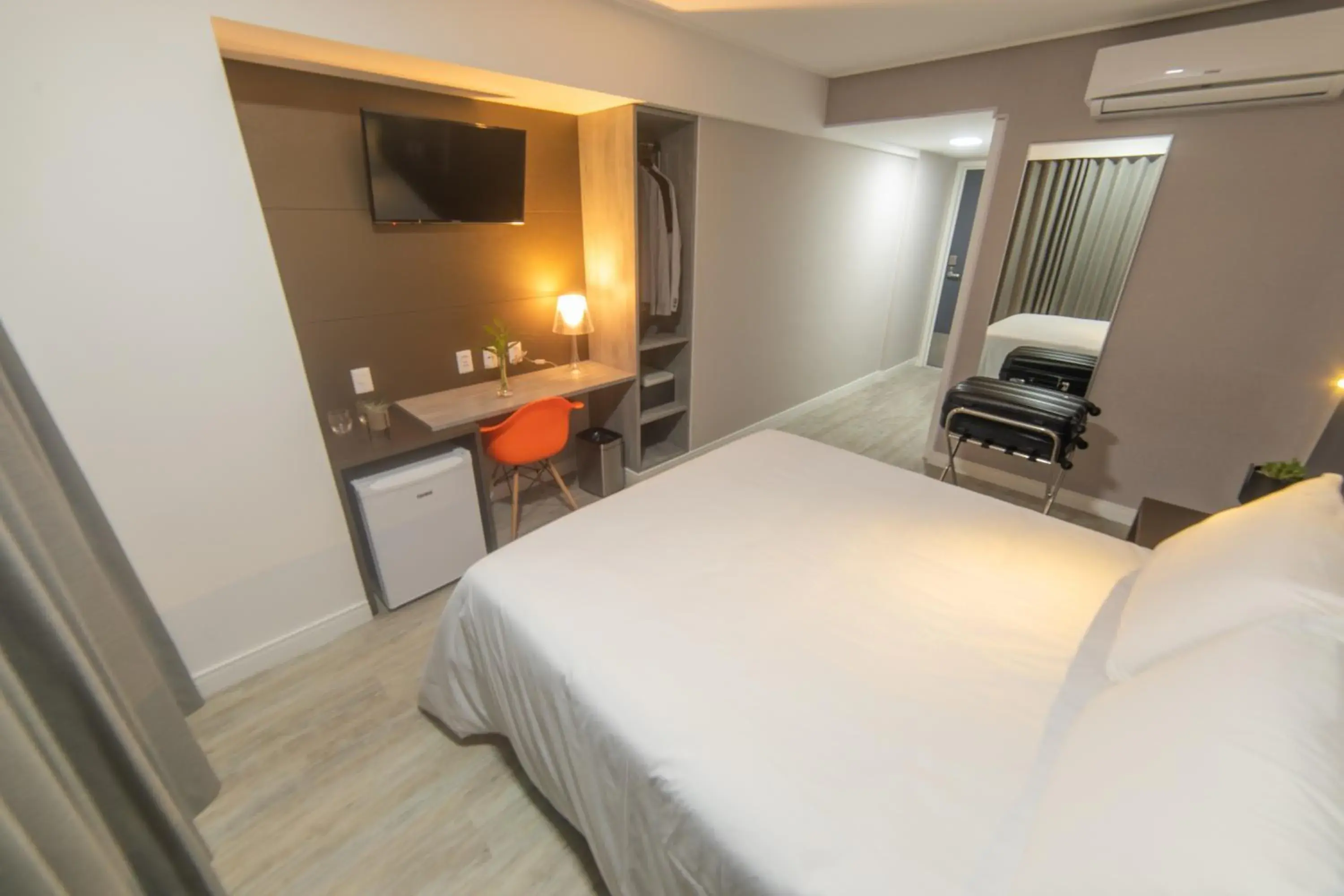 Standard PwD Disability Access - single occupancy - 1 Queen Bed in Intercity Campina Grande Citymix Standard PwD Disability Access - single occupancy - 1 Queen Bed in Intercity Campina Grande Citymix