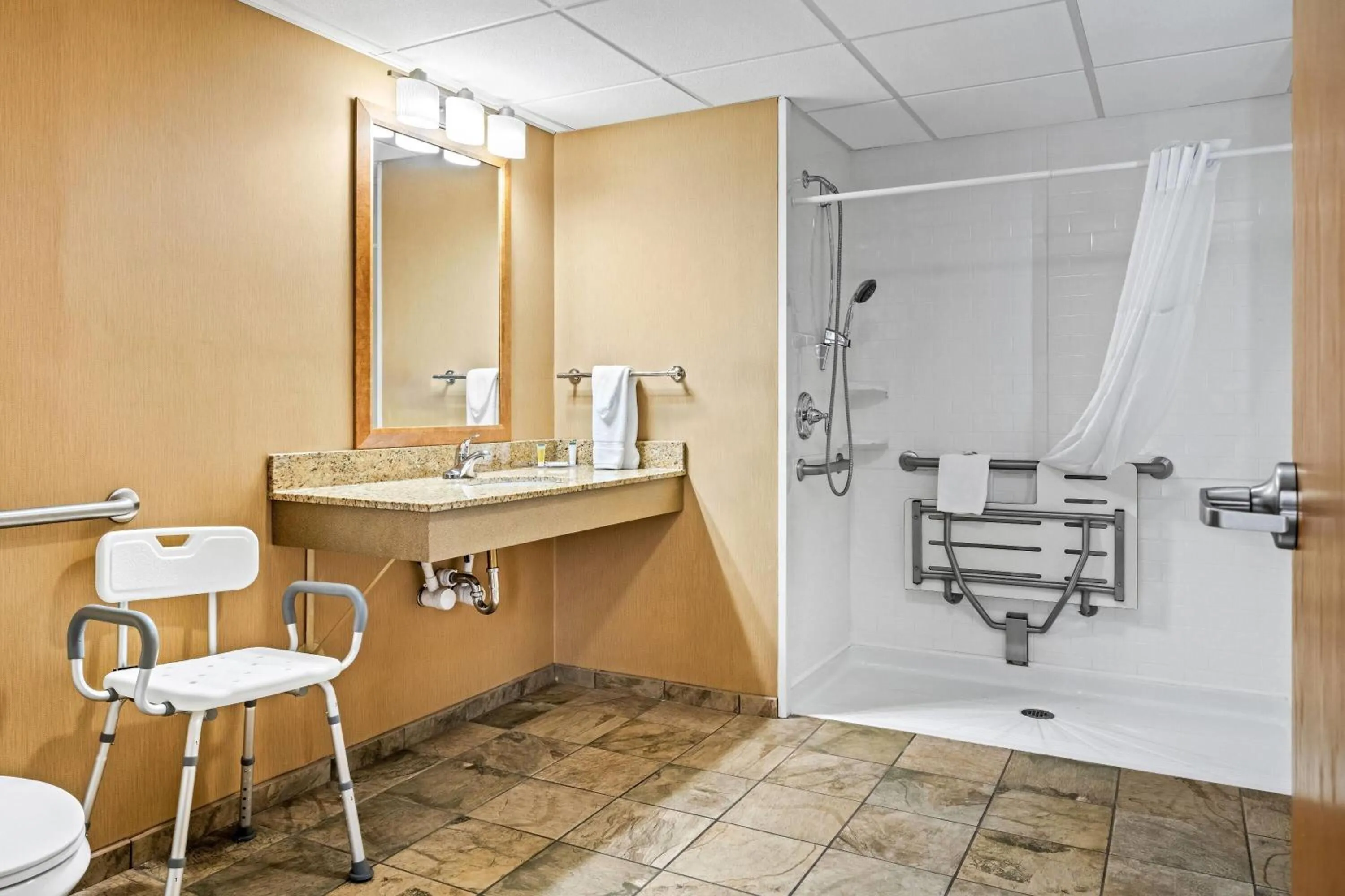 Shower in Days Inn by Wyndham Helena