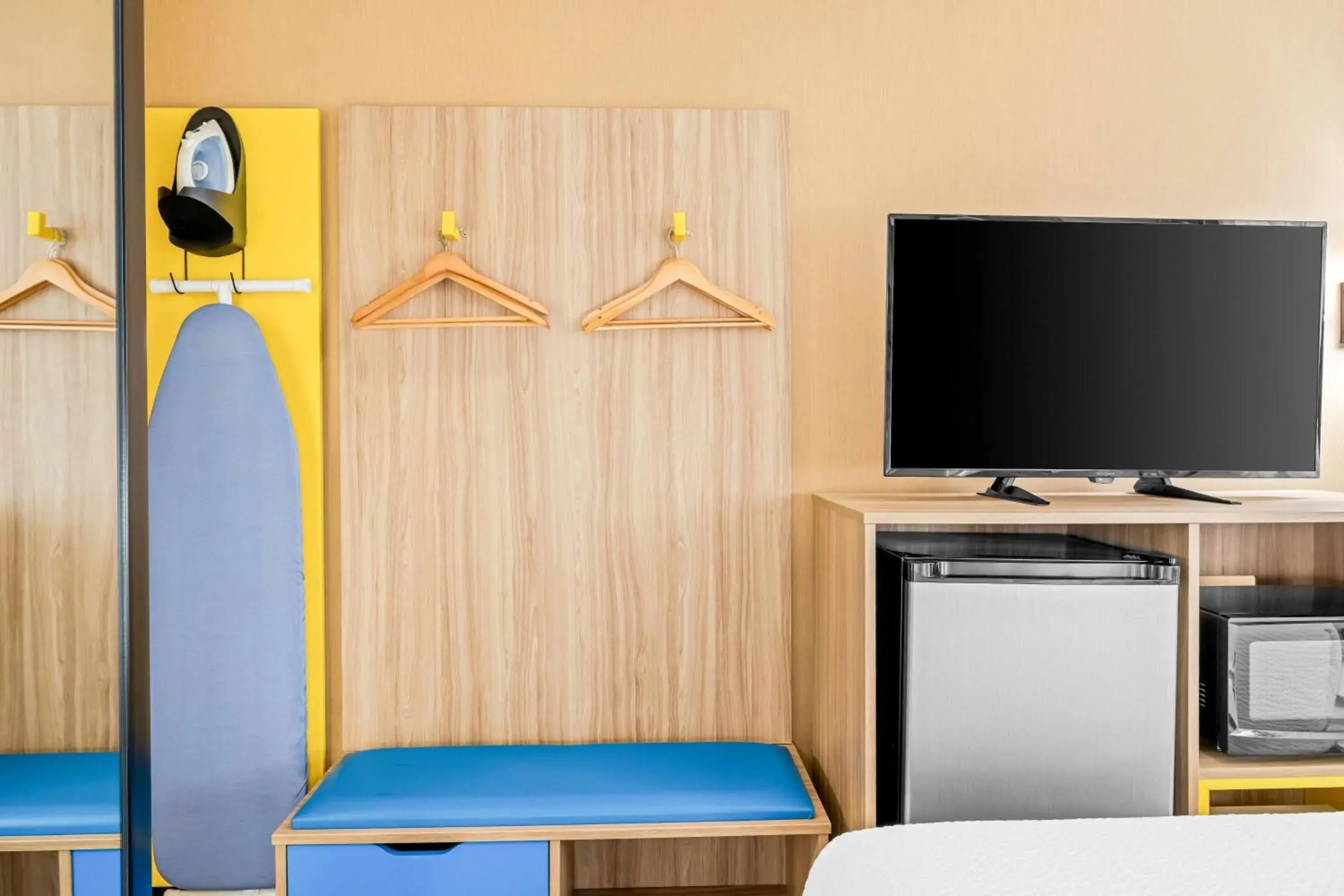 Queen Room - Disability Access/Non-Smoking in Days Inn by Wyndham Helena Queen Room - Disability Access/Non-Smoking in Days Inn by Wyndham Helena