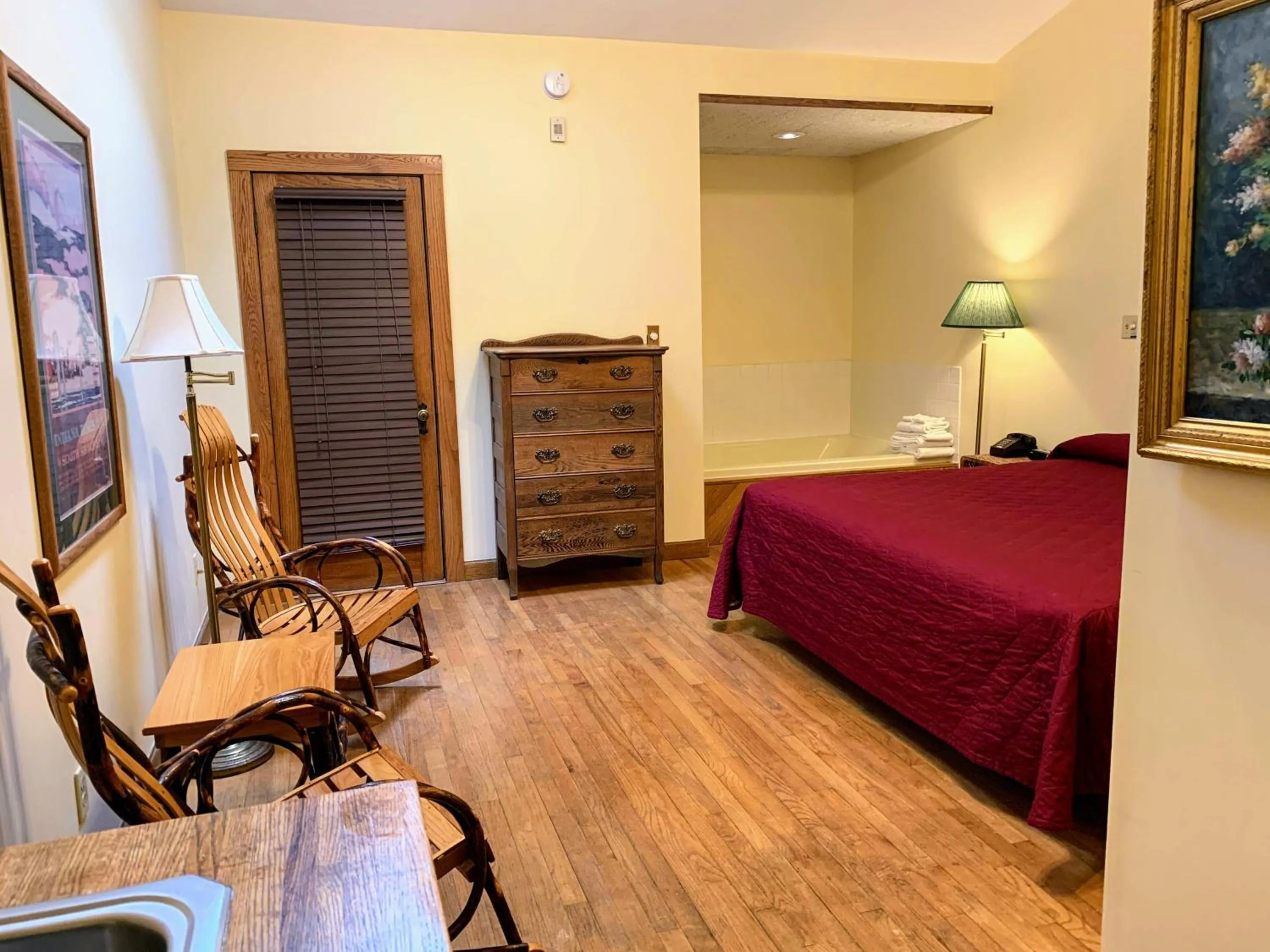 Photo of the whole room in Gordon Beach Inn