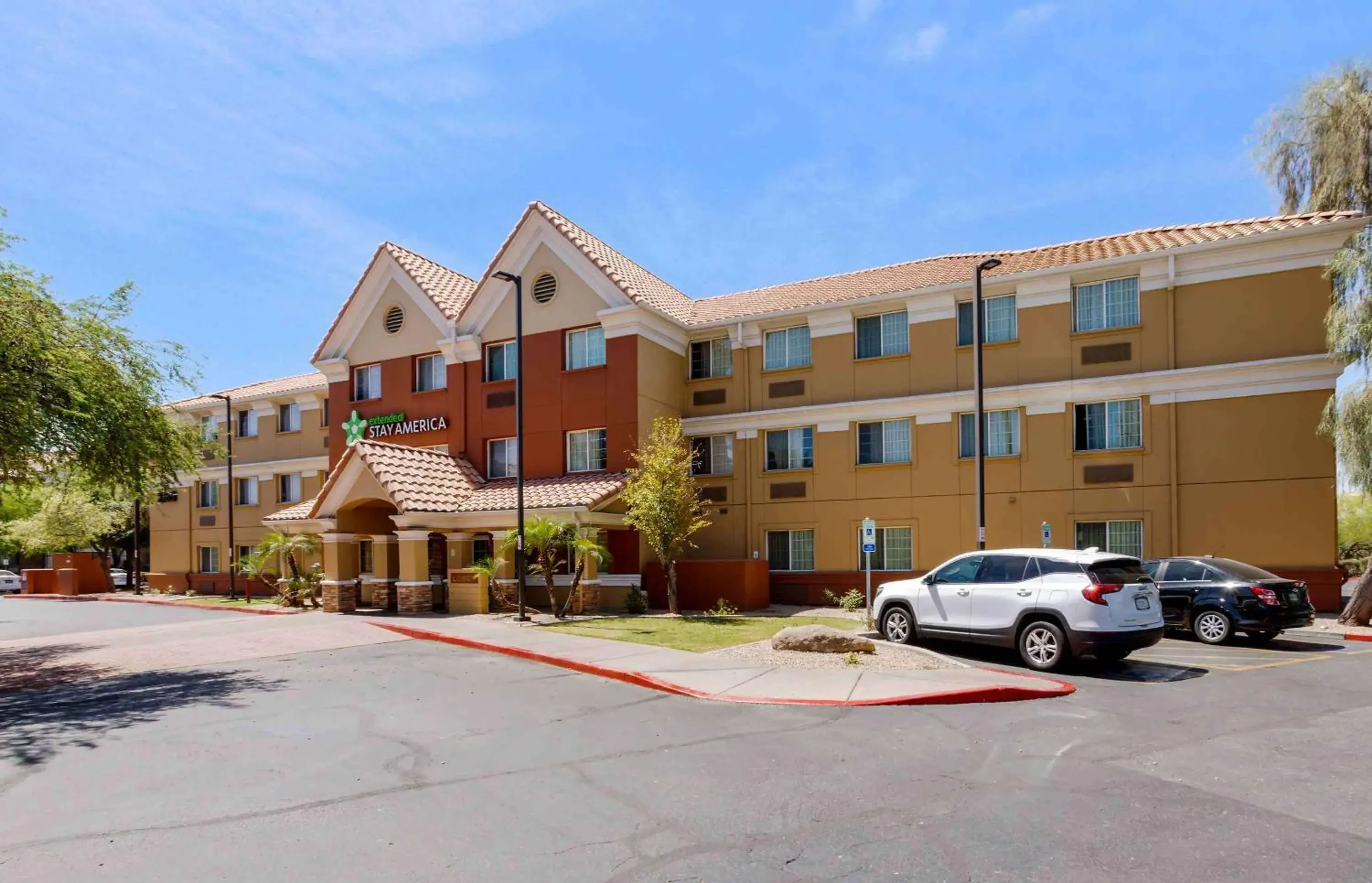 Property building in Extended Stay America Suites - Phoenix - Airport - Tempe Property building in Extended Stay America Suites - Phoenix - Airport - Tempe