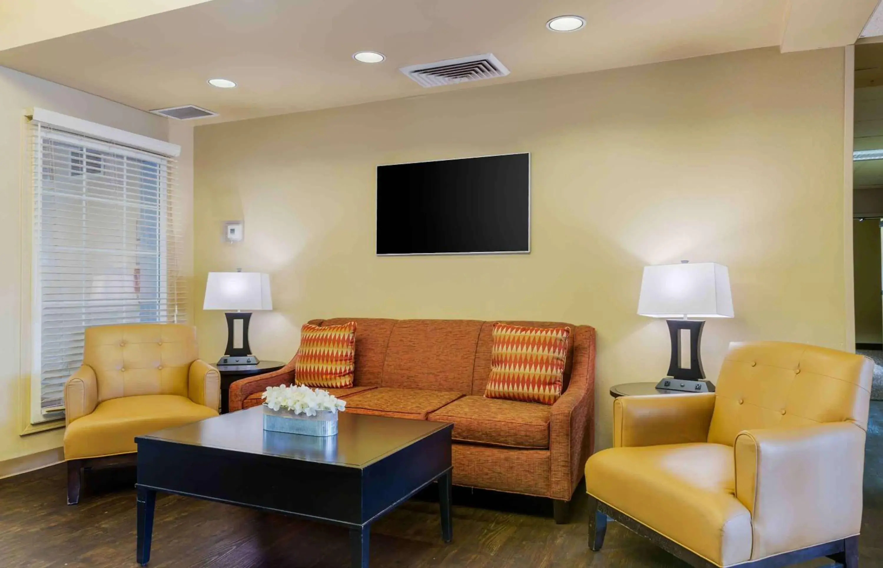 Lobby or reception in Extended Stay America Suites - Phoenix - Airport - Tempe Lobby or reception in Extended Stay America Suites - Phoenix - Airport - Tempe