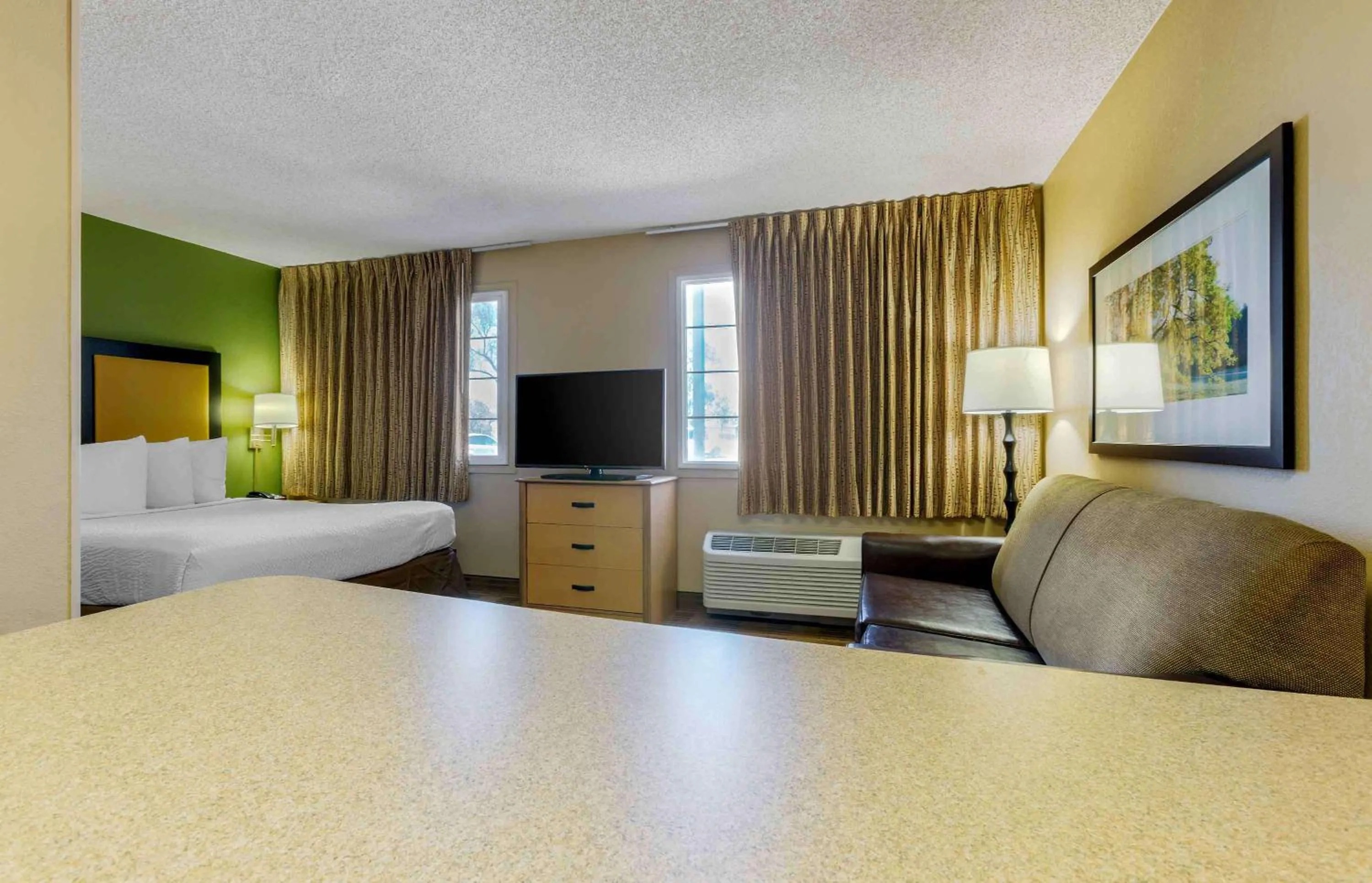 Bedroom, Bed in Extended Stay America Suites - Phoenix - Airport - Tempe