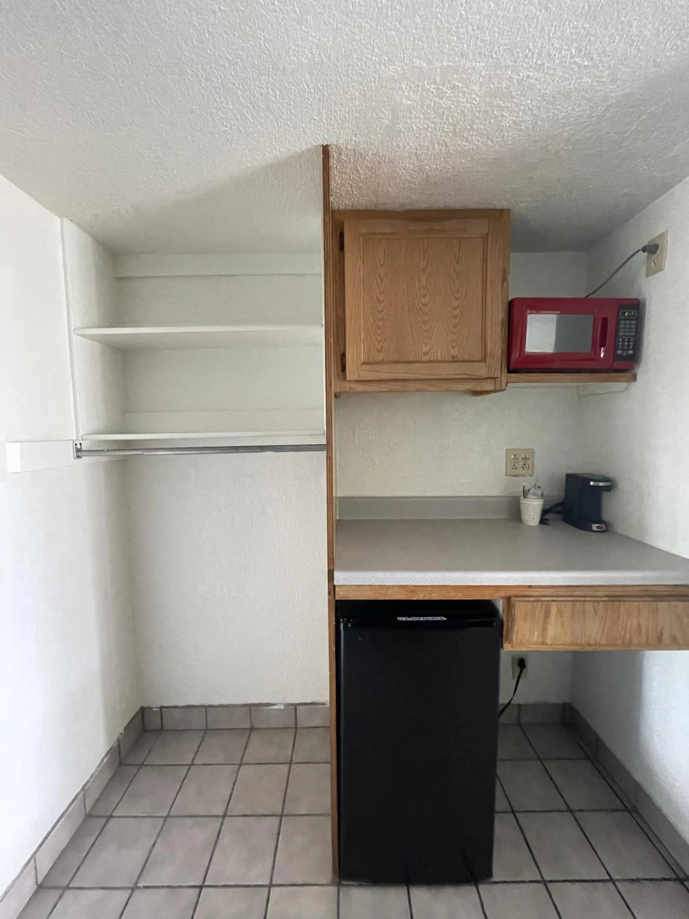 Kitchen or kitchenette in Four Corners Inn
