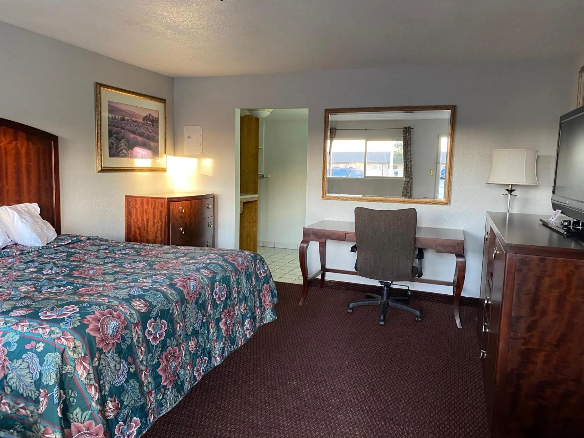 Bed in Four Corners Inn