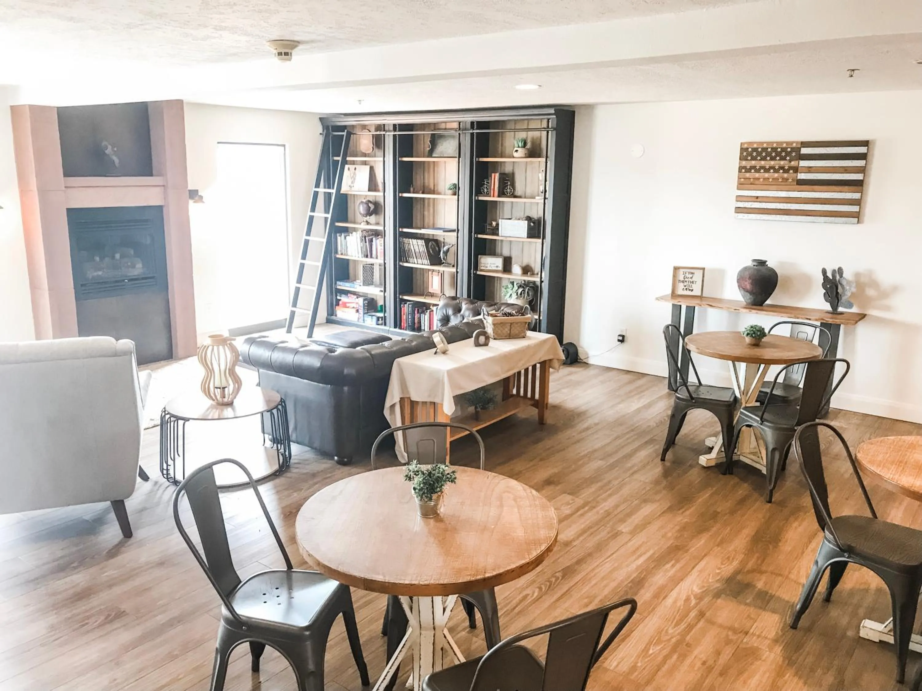 Dining area in Red Sands Hotel