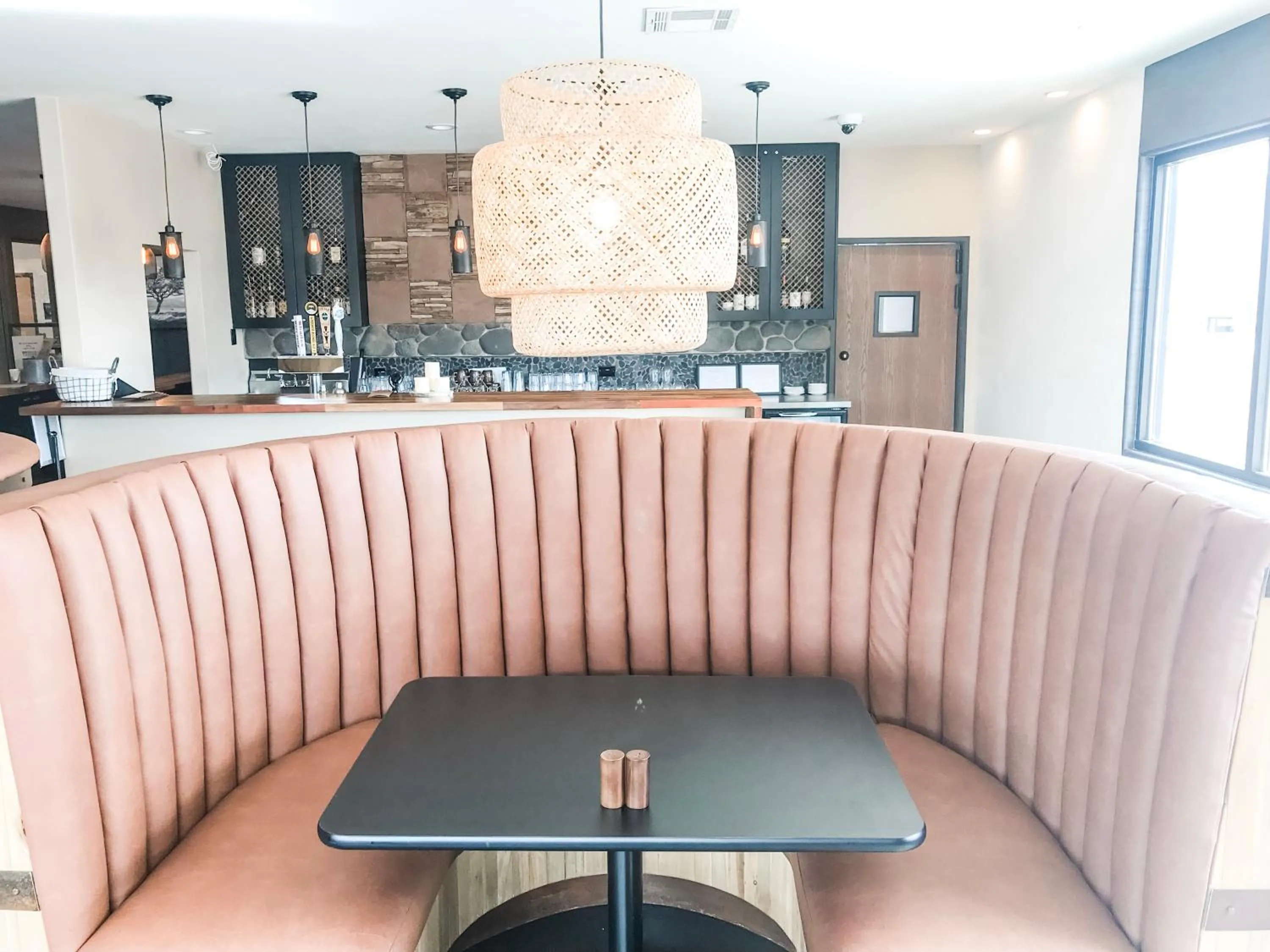 Restaurant/places to eat in Red Sands Hotel