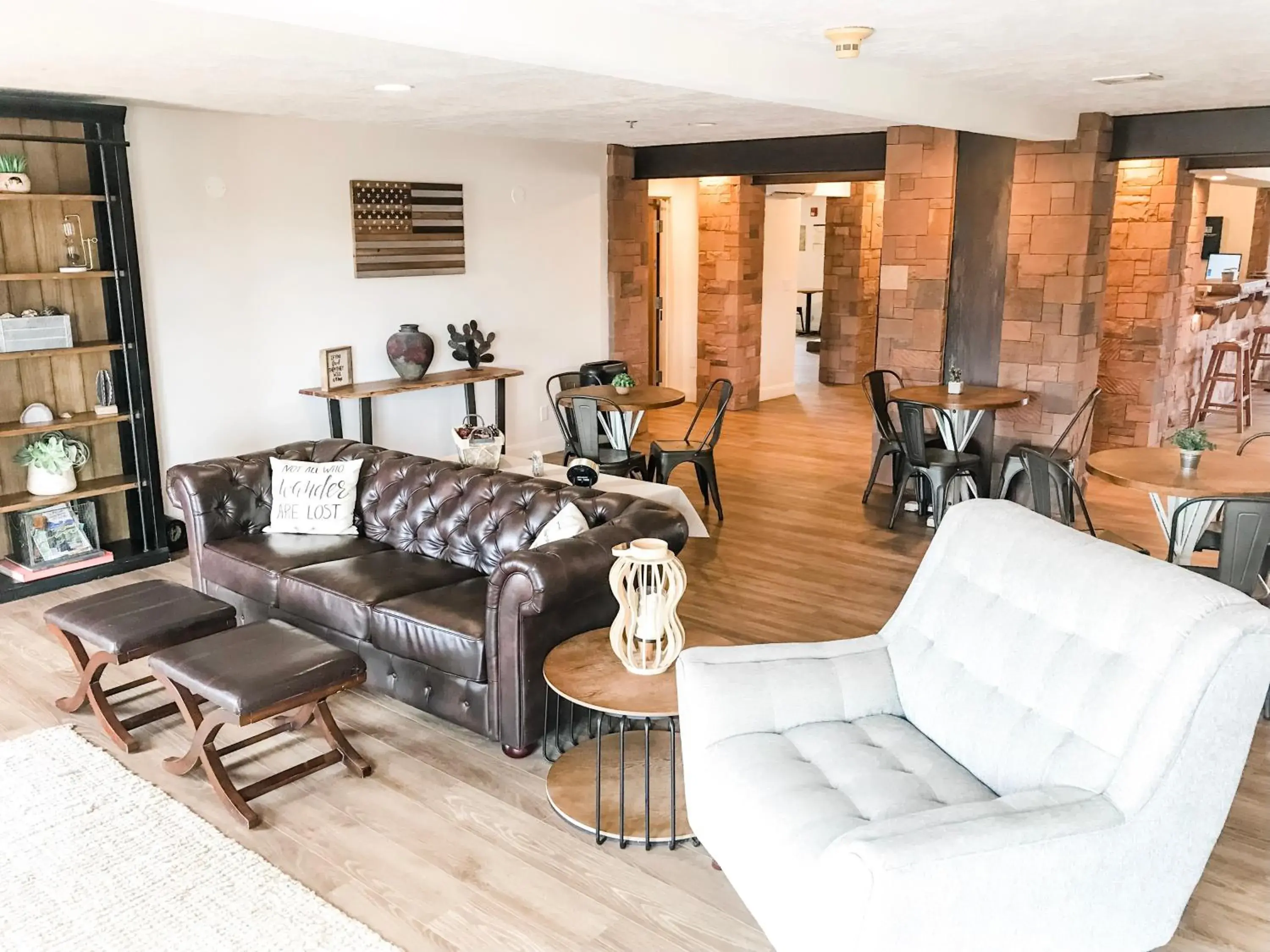 Living room in Red Sands Hotel Living room in Red Sands Hotel