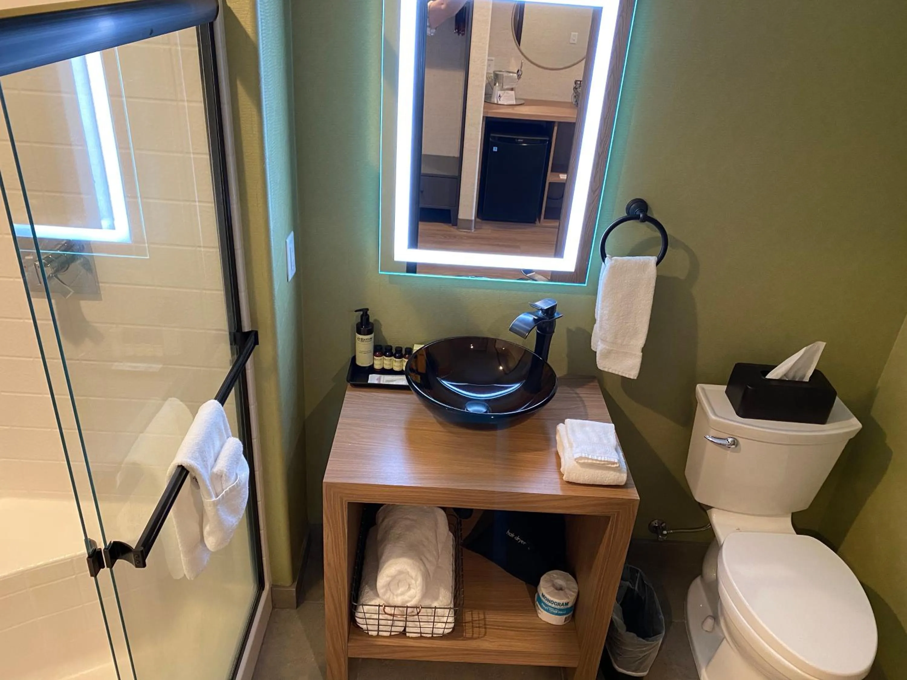 Bathroom in Red Sands Hotel