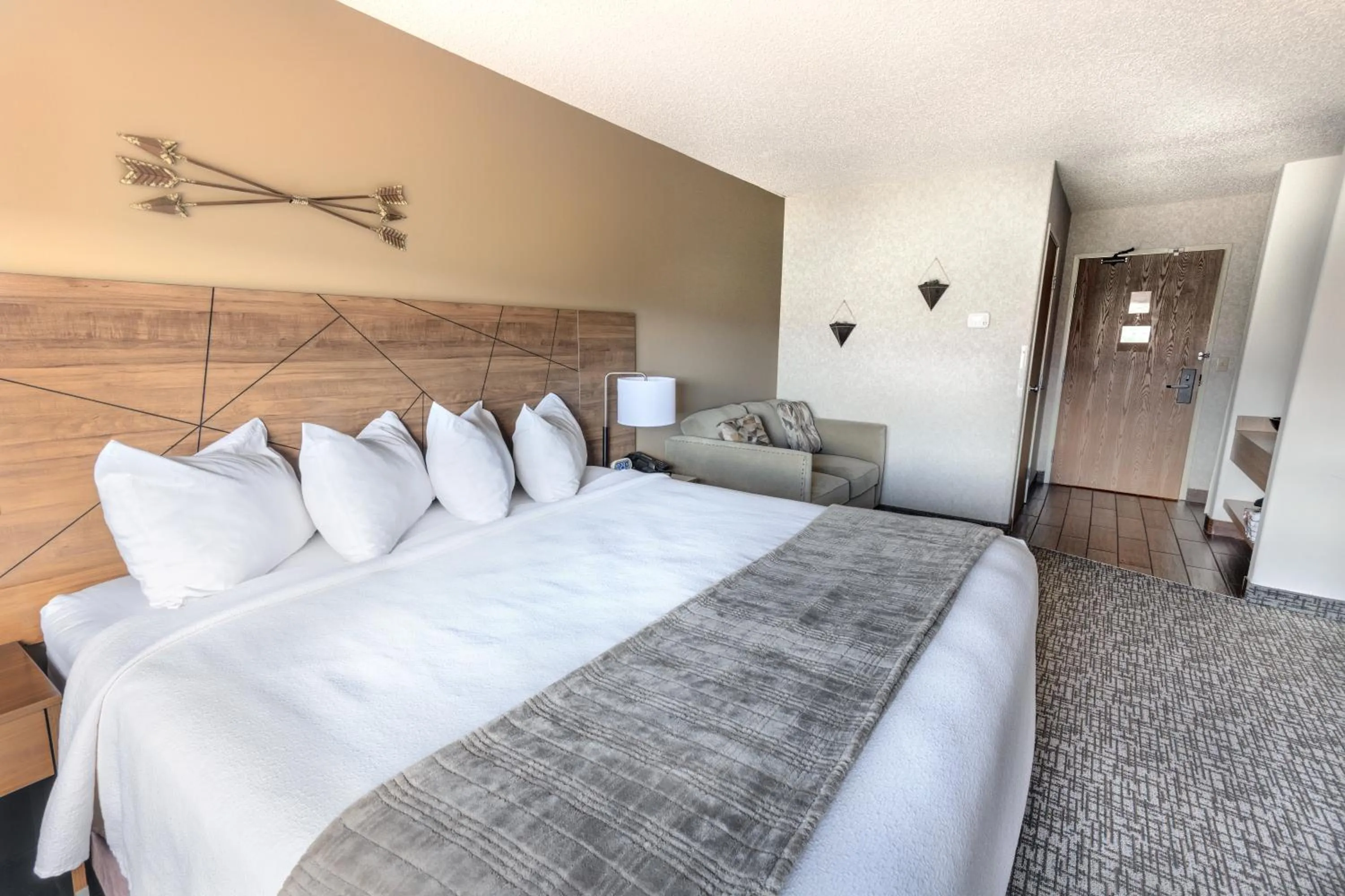 Photo of the whole room, Bed in Red Sands Hotel