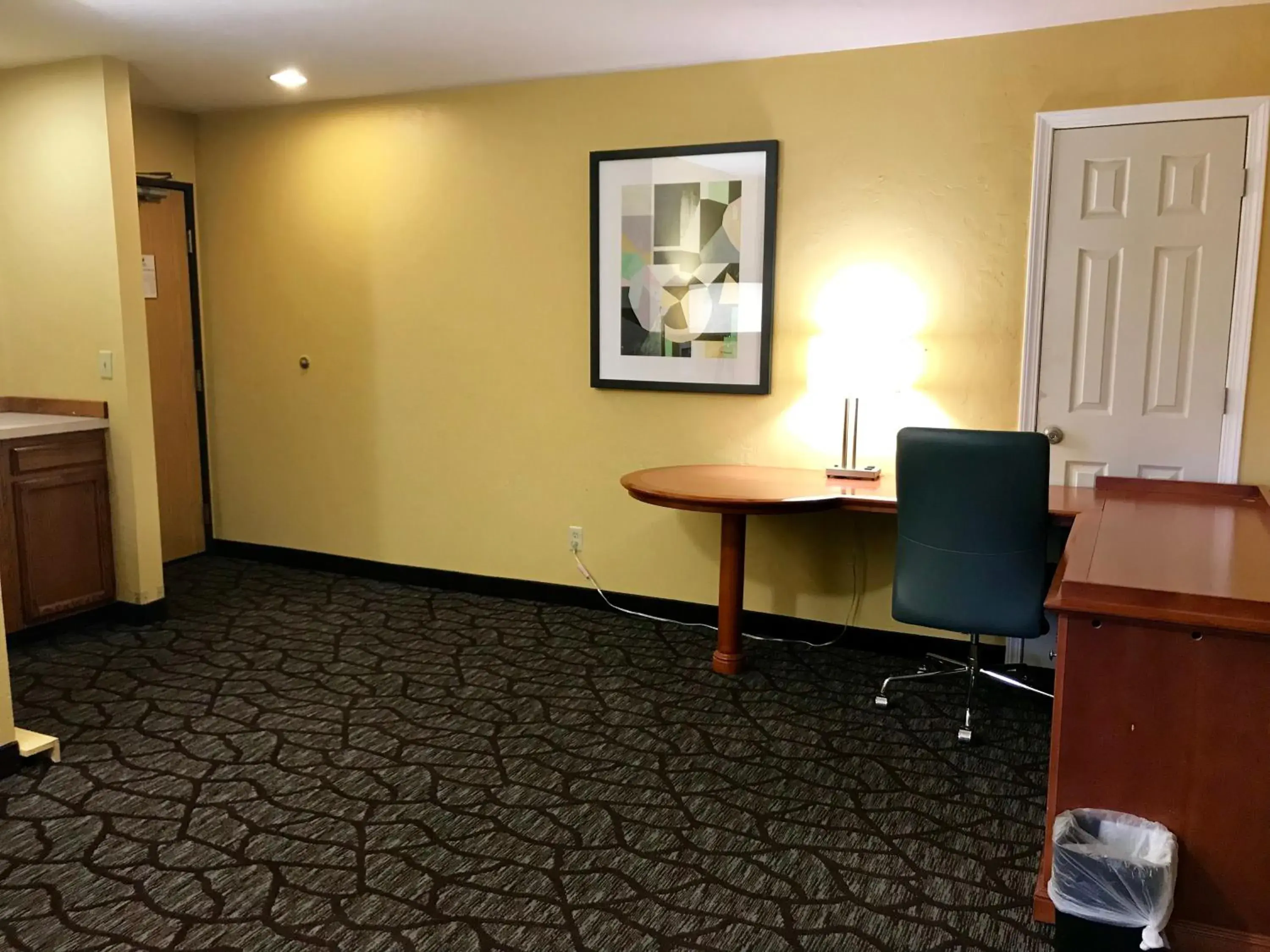 Living room in Super 8 by Wyndham Union Gap Yakima Area Living room in Super 8 by Wyndham Union Gap Yakima Area