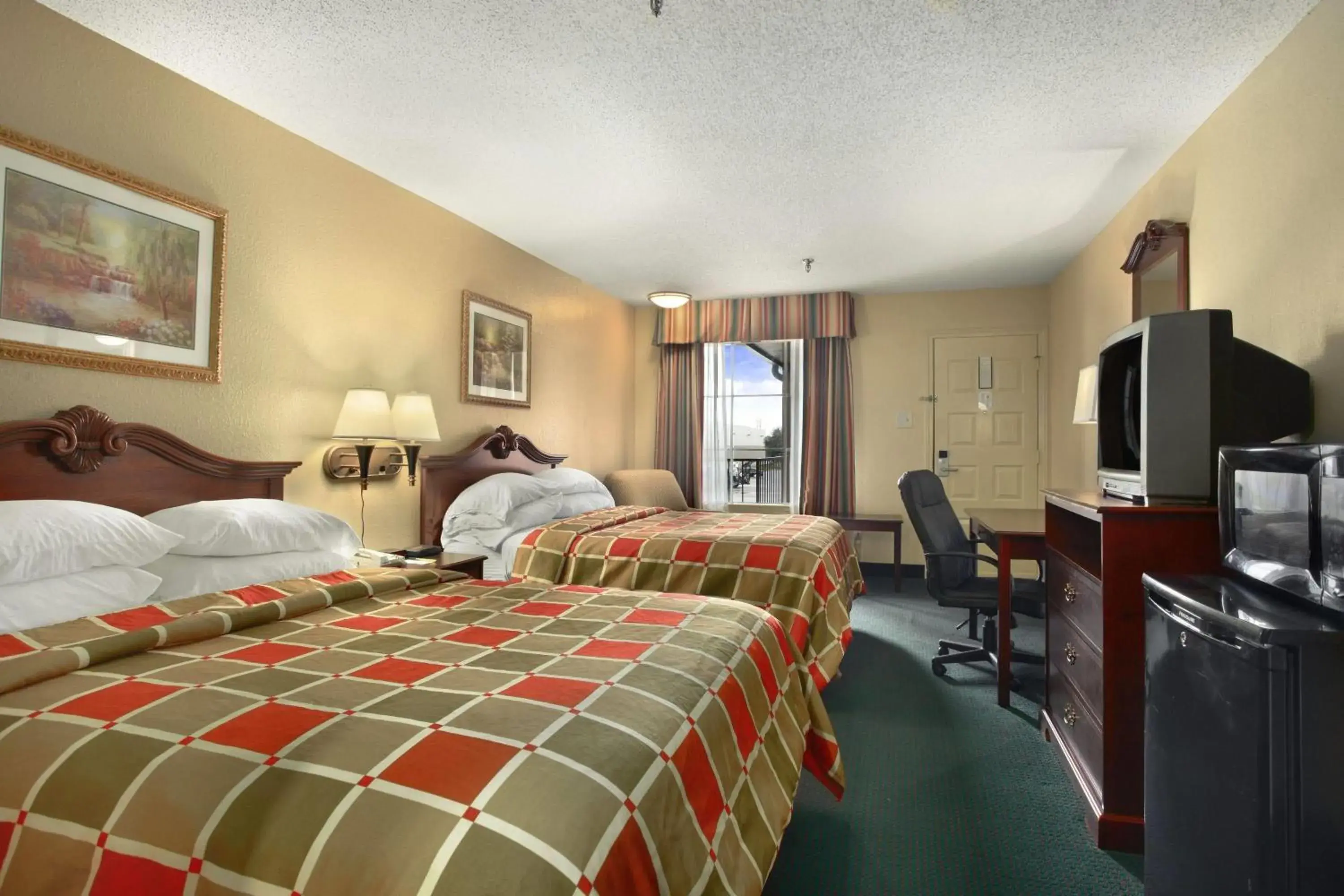 Bed in Super 8 by Wyndham New Iberia Bed in Super 8 by Wyndham New Iberia