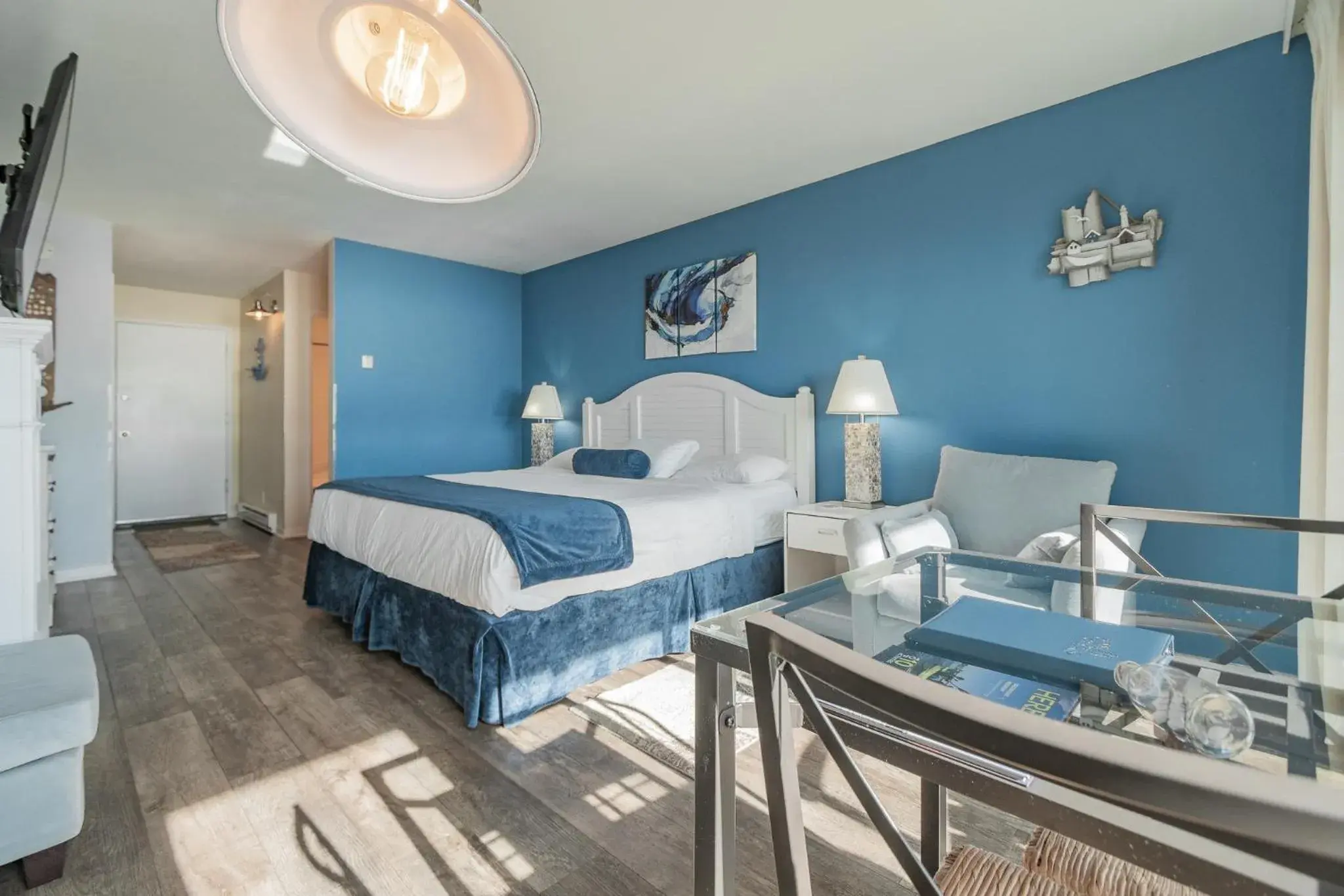 Photo of the whole room, Bed in Inn at Otter Crest Photo of the whole room, Bed in Inn at Otter Crest