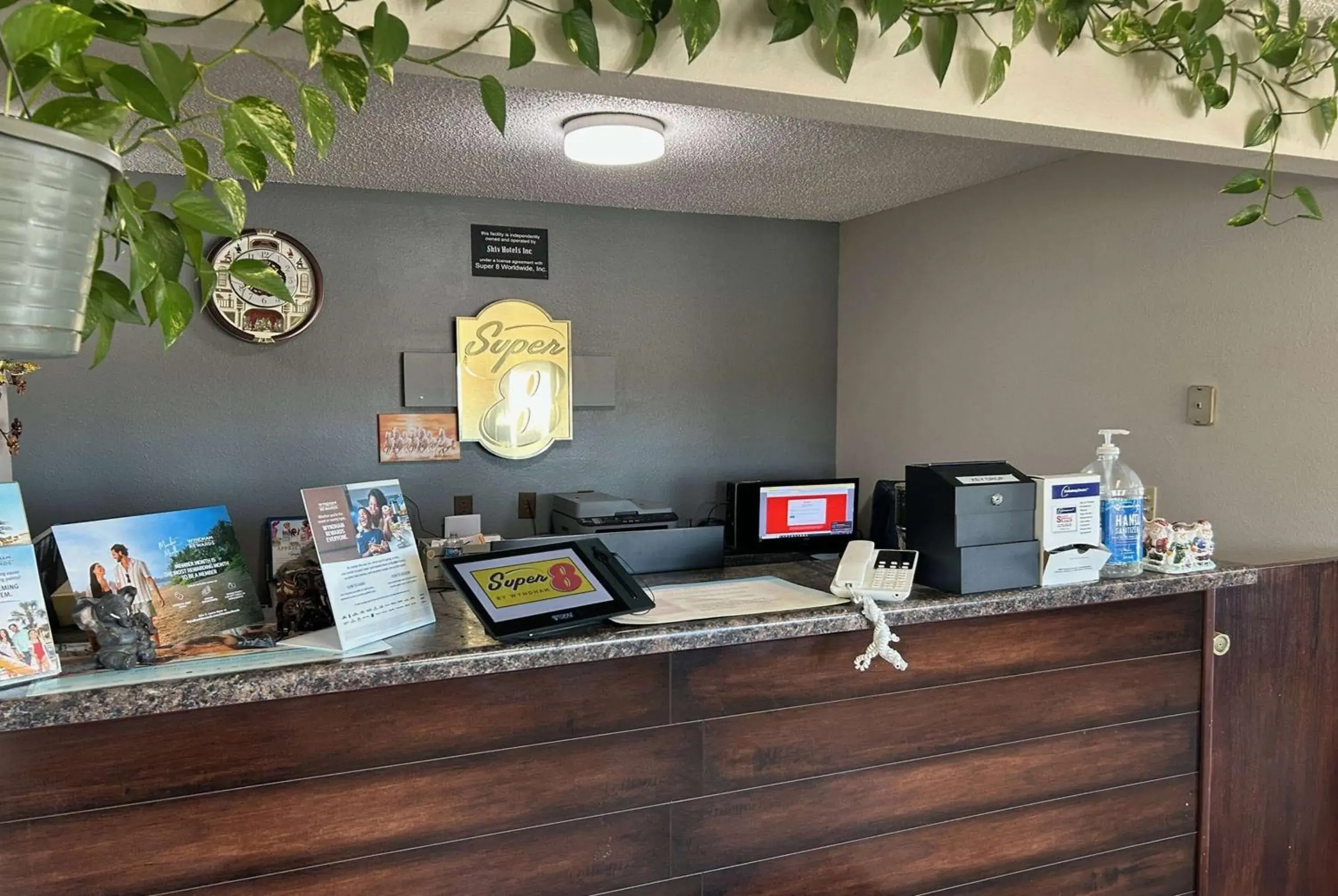 Lobby or reception in Super 8 by Wyndham Perry IA Lobby or reception in Super 8 by Wyndham Perry IA