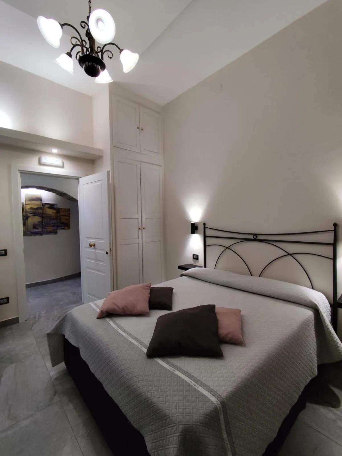 Bed in Botanic Charm