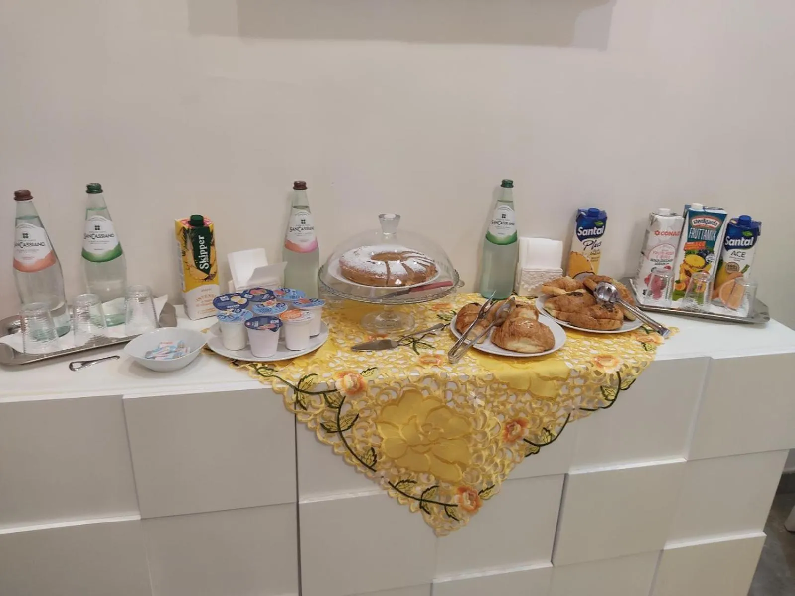 Breakfast in Botanic Charm