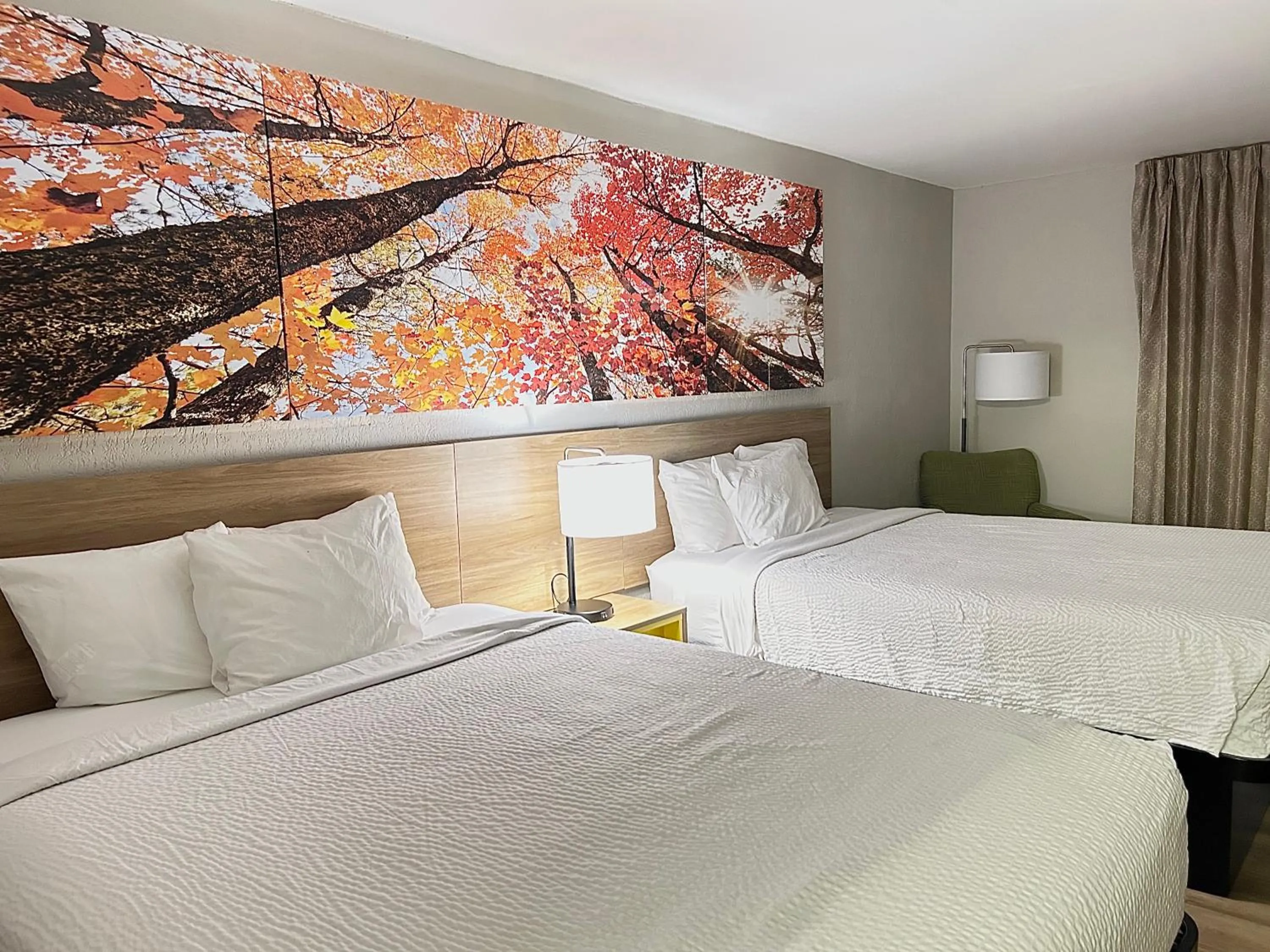 Bed in Days Inn by Wyndham Lake Park/Valdosta