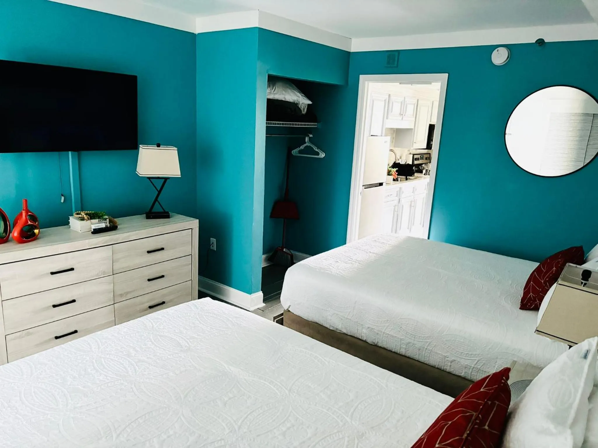 Bedroom, Bed in Beach Daze Oceanfront Great Location