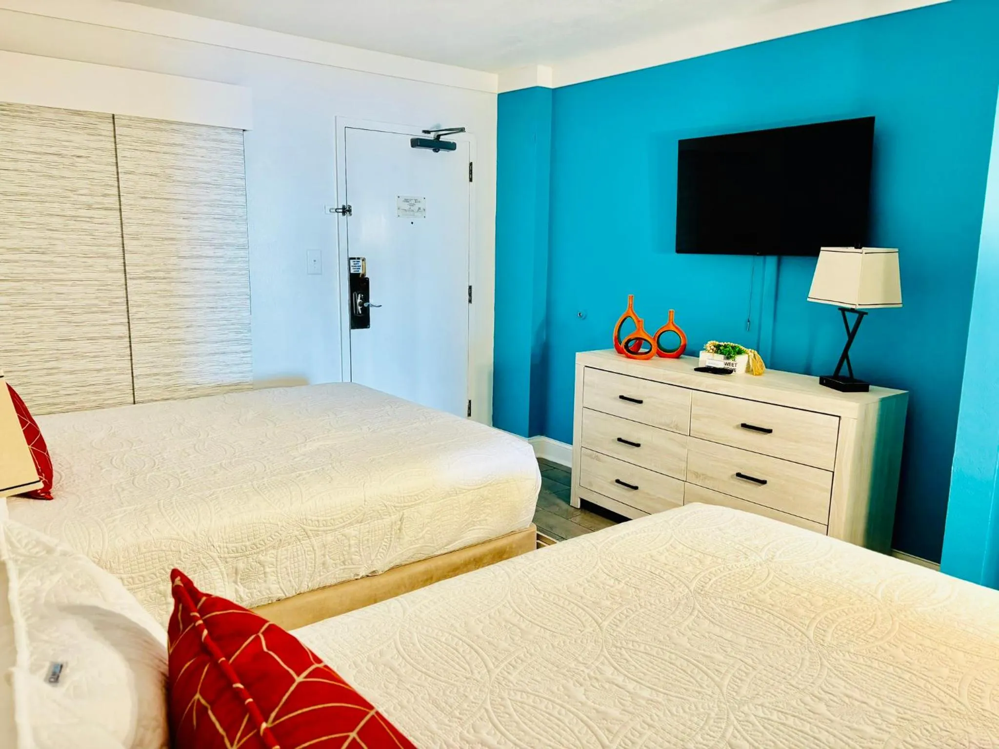 Bed in Beach Daze Oceanfront Great Location