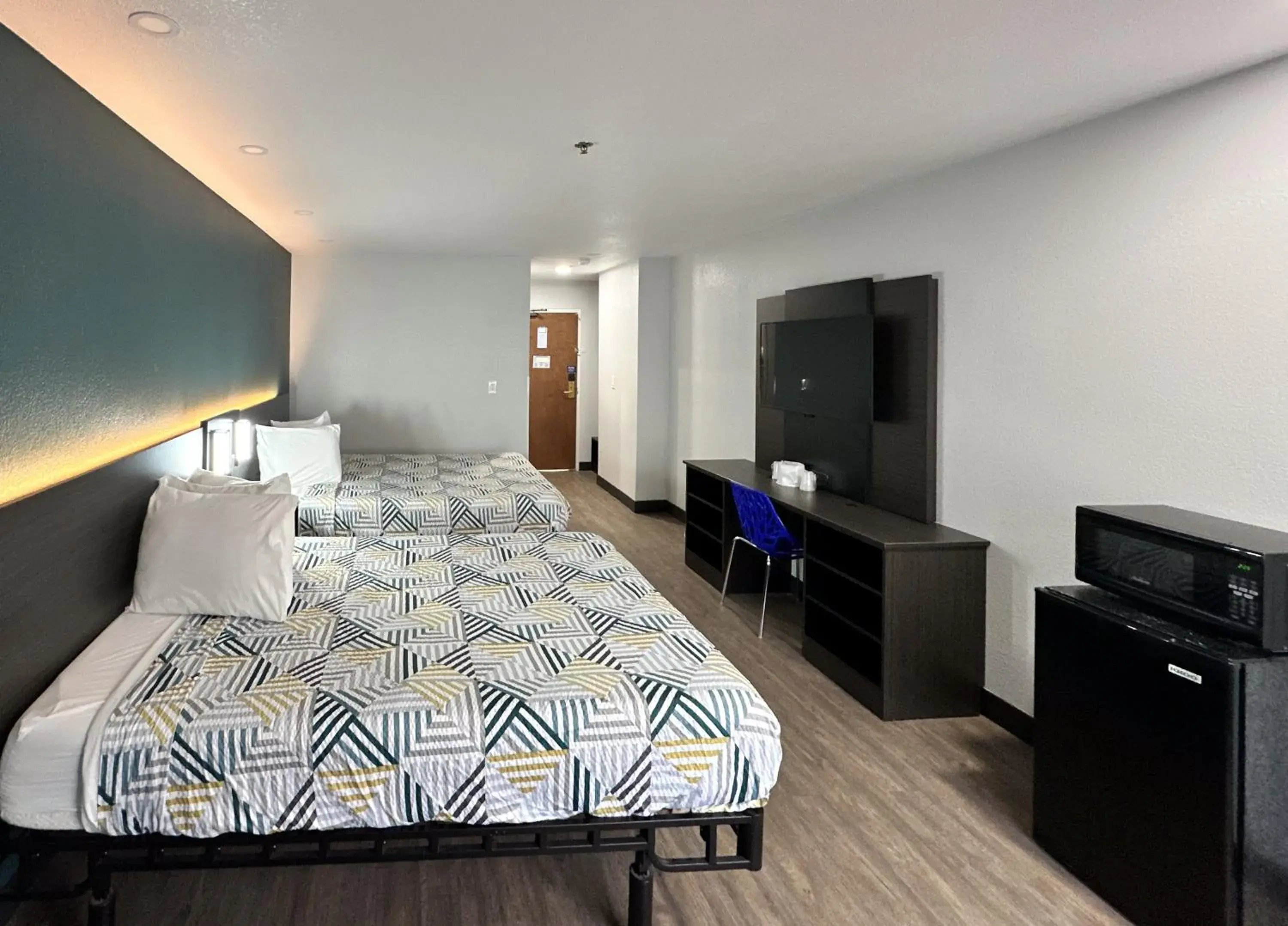 Bed in Motel 6-Lebec, CA Bed in Motel 6-Lebec, CA