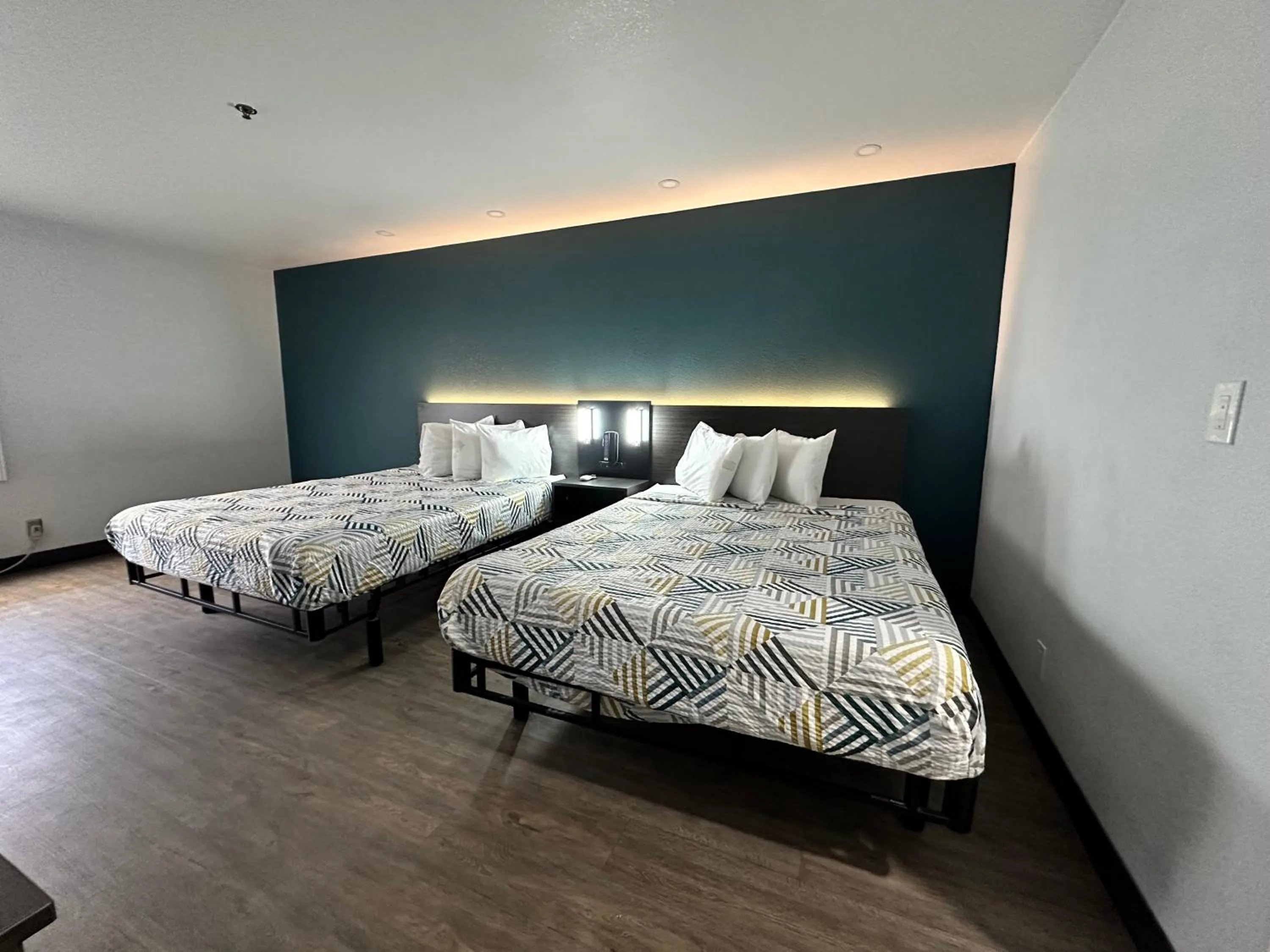 Bed in Motel 6-Lebec, CA