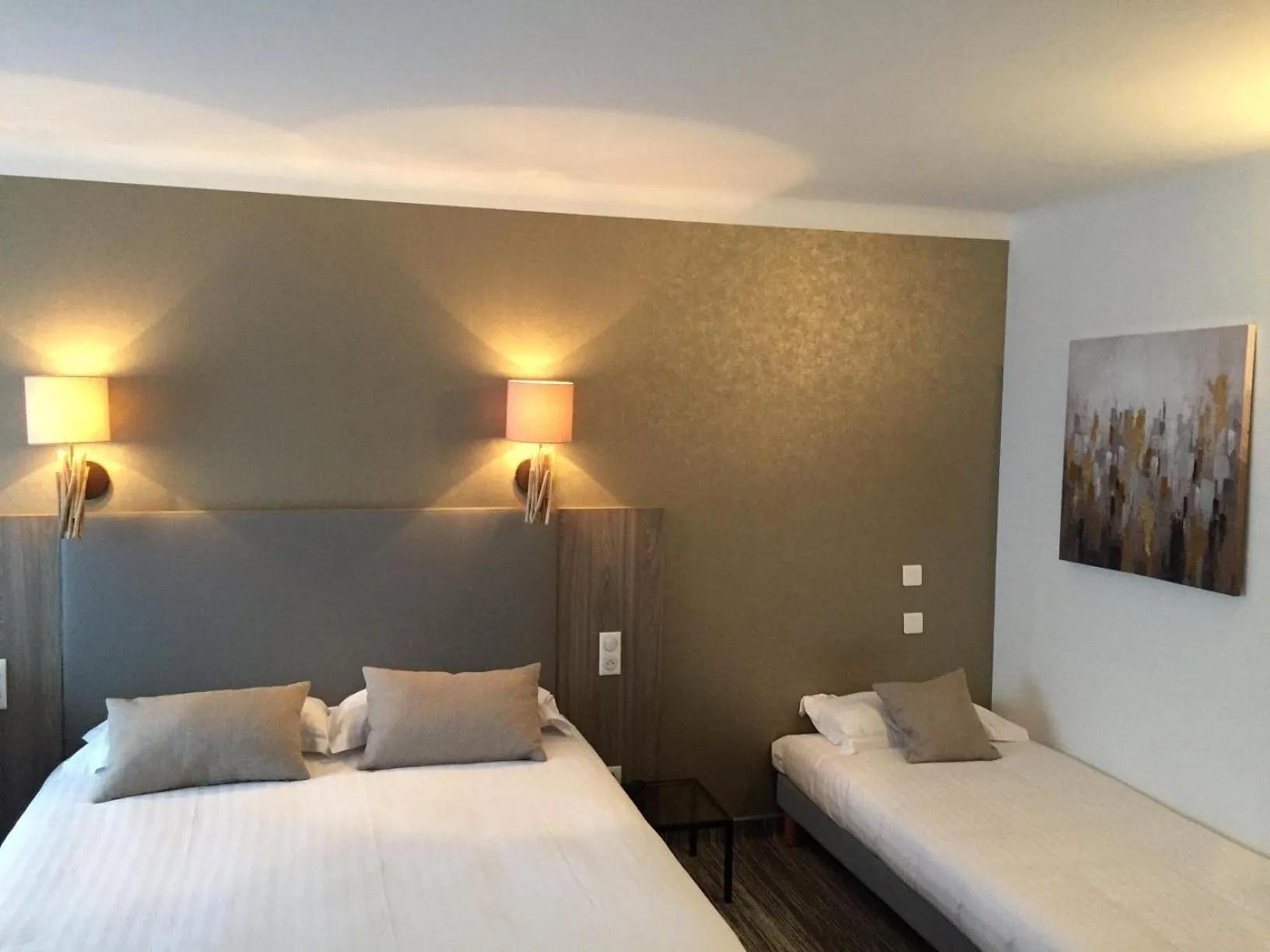 Bedroom, Bed in Le Galion Hotel et Restaurant Canet Plage - Logis