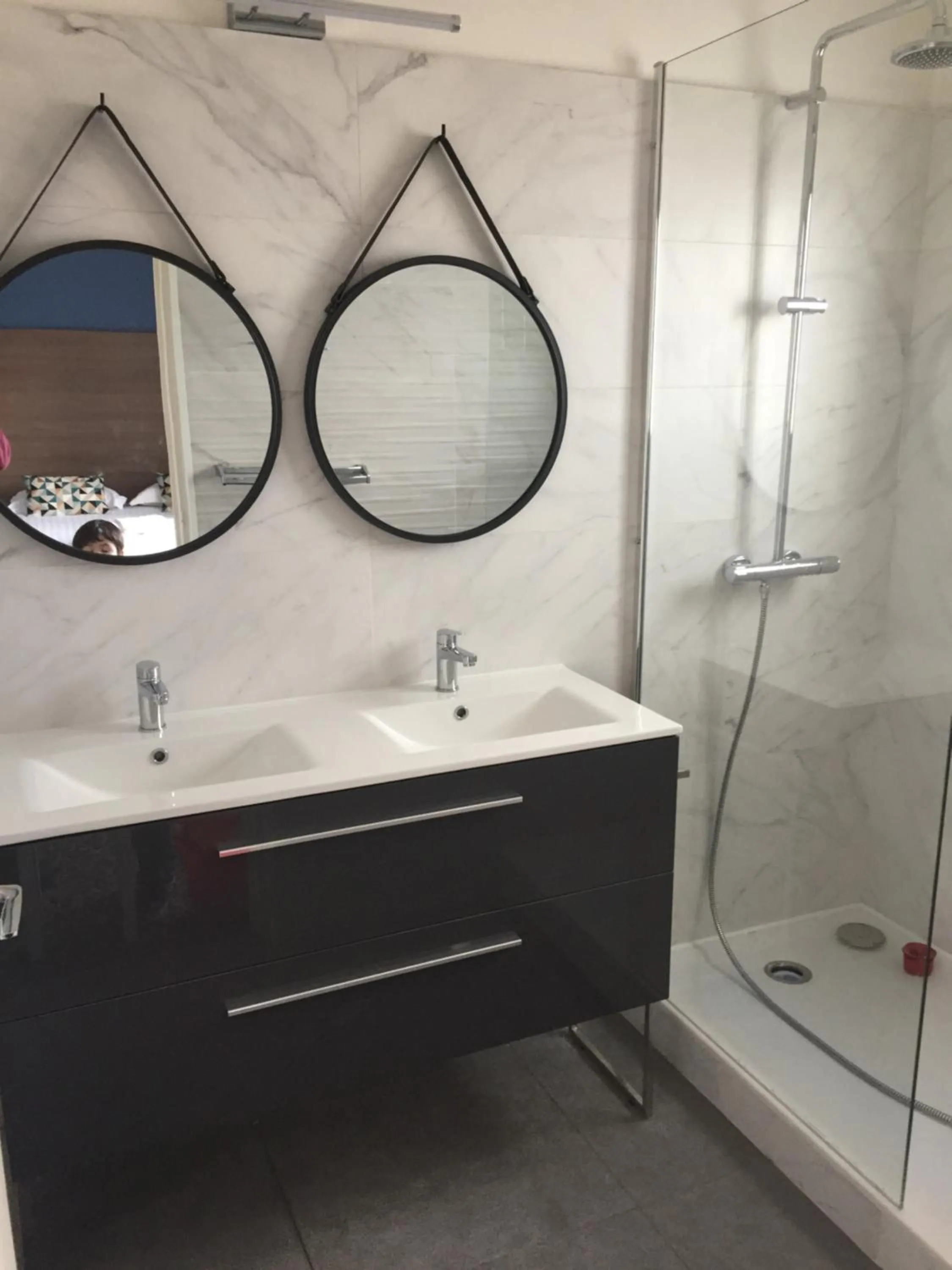 Bathroom in Le Galion Hotel et Restaurant Canet Plage - Logis