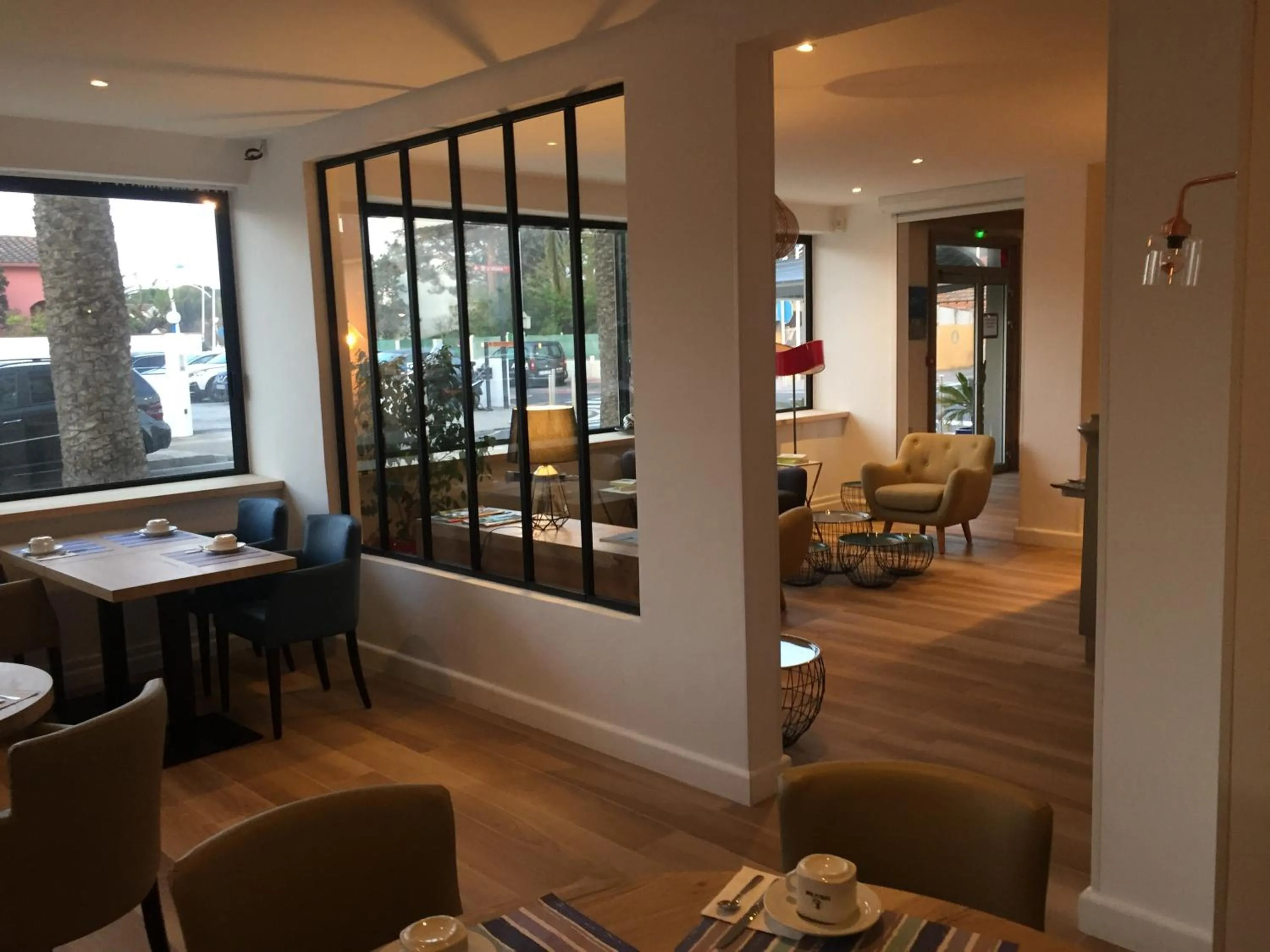 Restaurant/places to eat in Le Galion Hotel et Restaurant Canet Plage - Logis