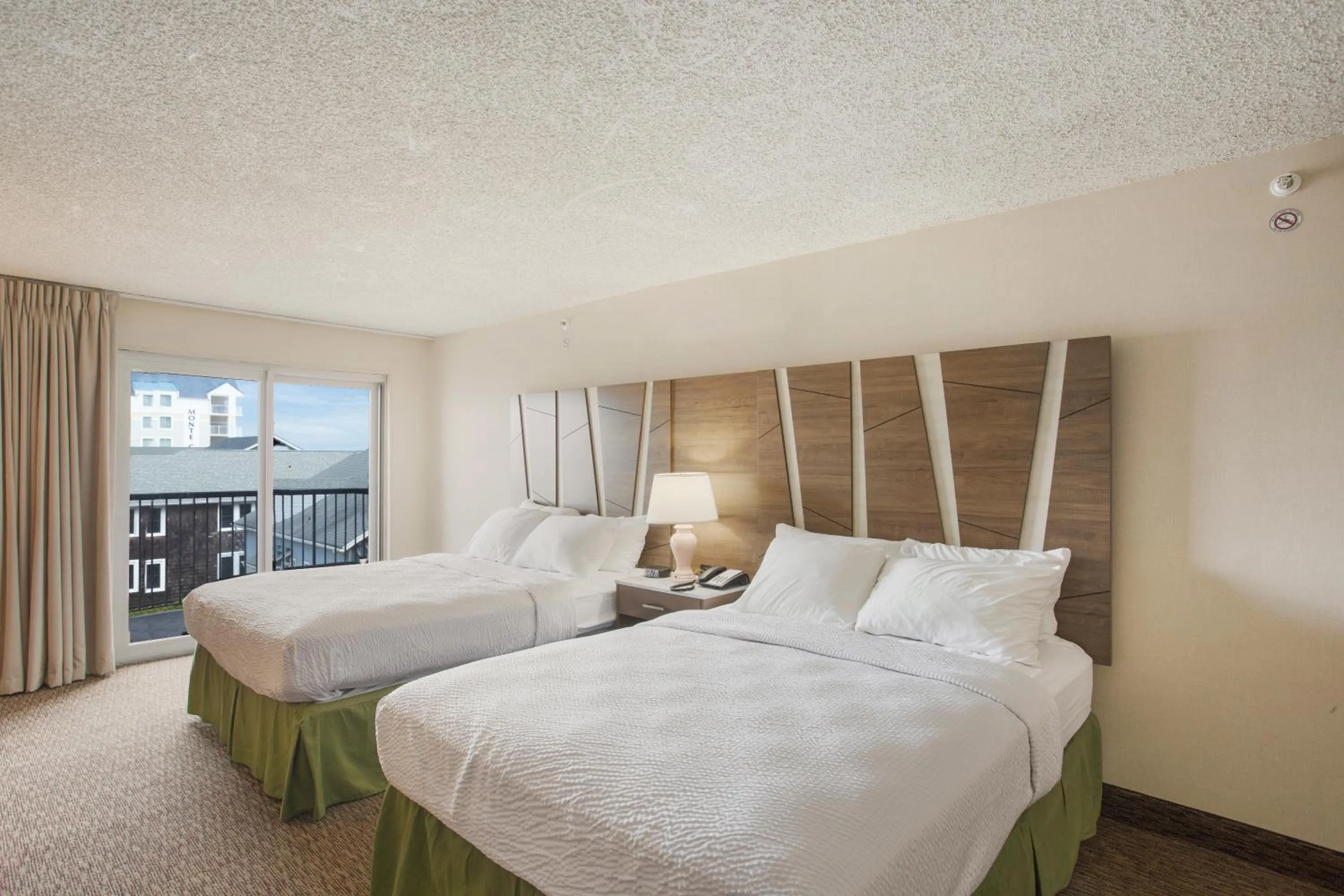 Bedroom, Bed in Americana Hotel Boardwalk