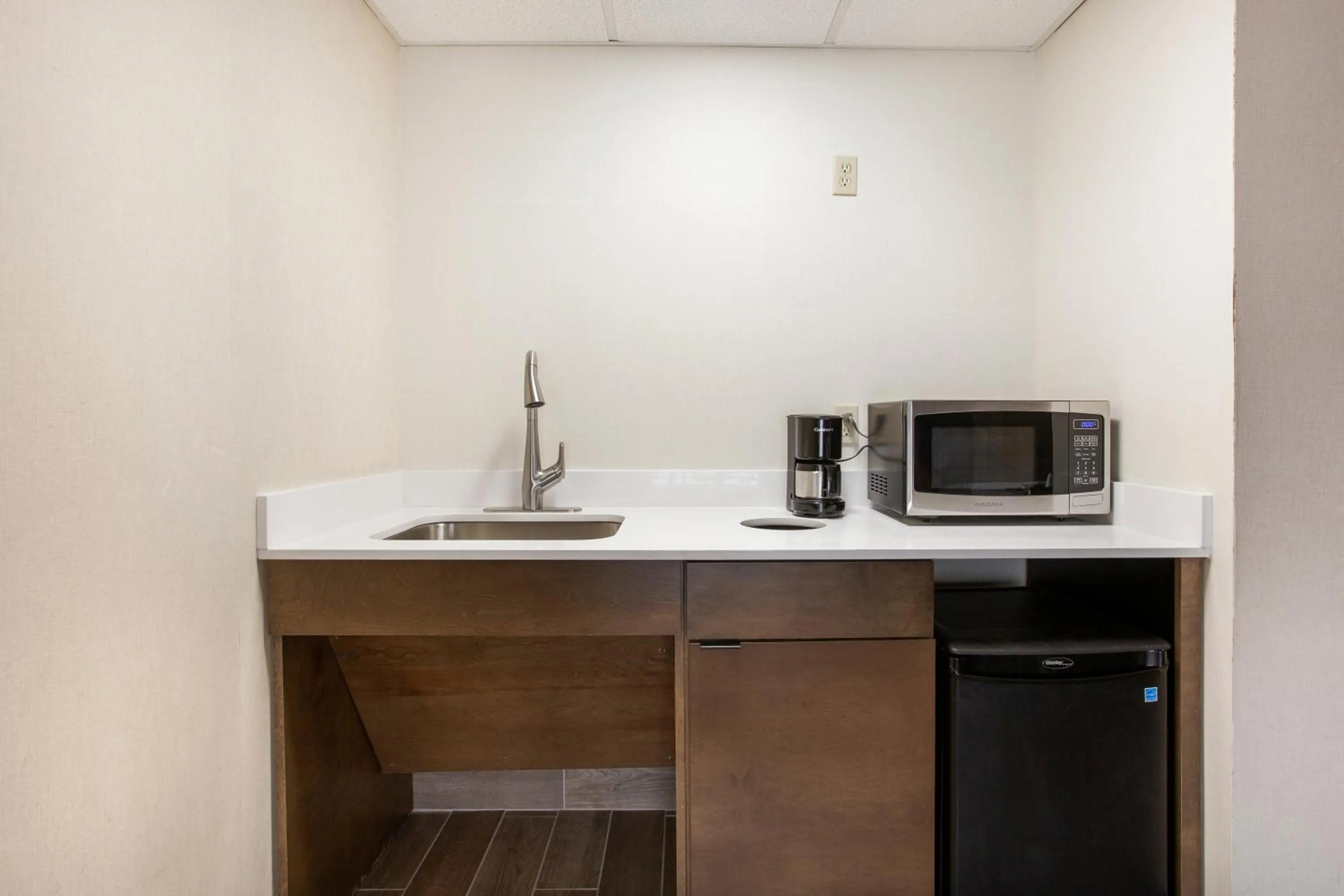 Kitchen or kitchenette in Americana Hotel Boardwalk