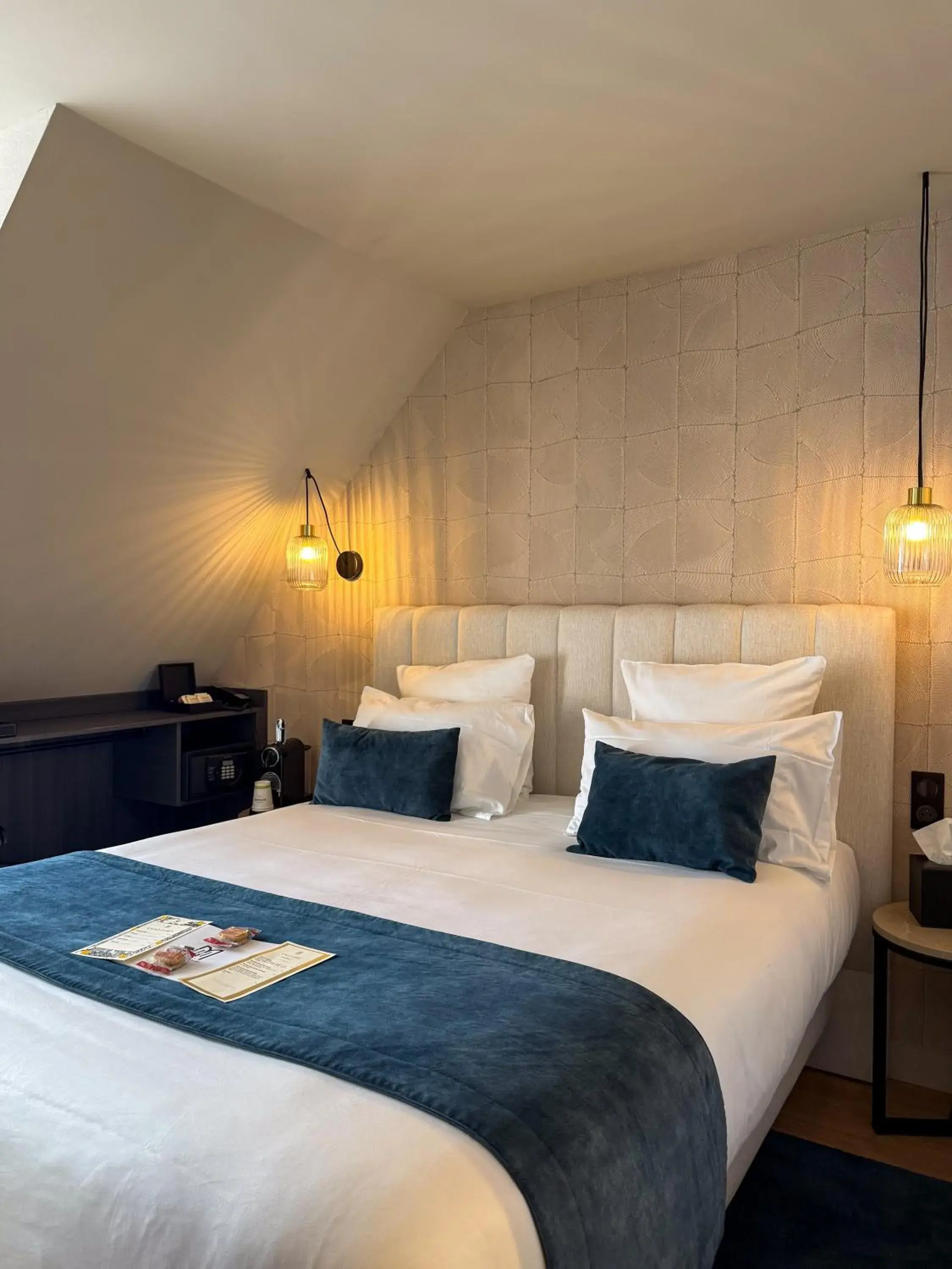 Bedroom, Bed in Hôtel & Spa Le Maury, Vannes, The Originals Boutique Bedroom, Bed in Hôtel & Spa Le Maury, Vannes, The Originals Boutique