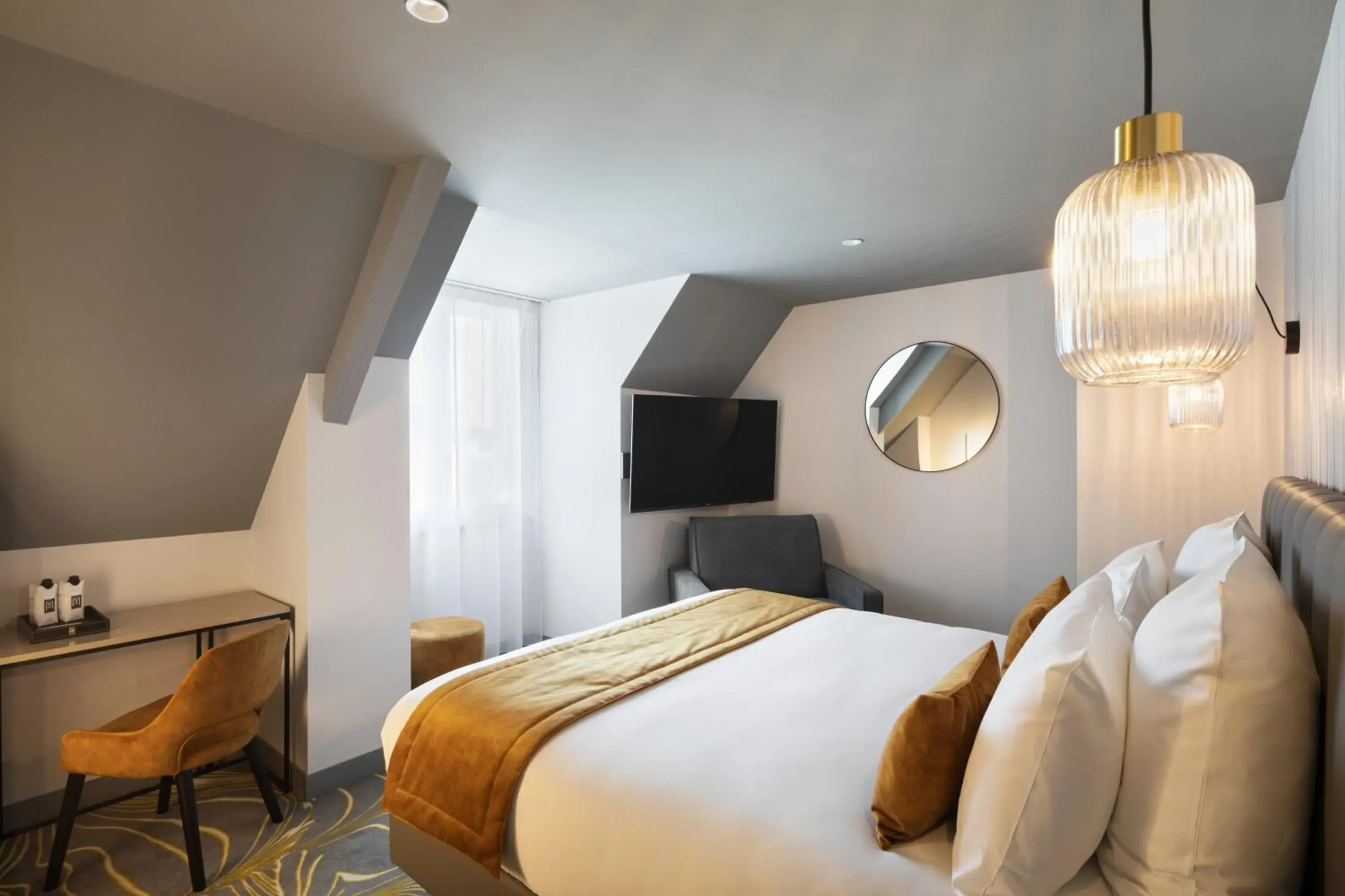 Bed in Hôtel & Spa Le Maury, Vannes, The Originals Boutique Bed in Hôtel & Spa Le Maury, Vannes, The Originals Boutique