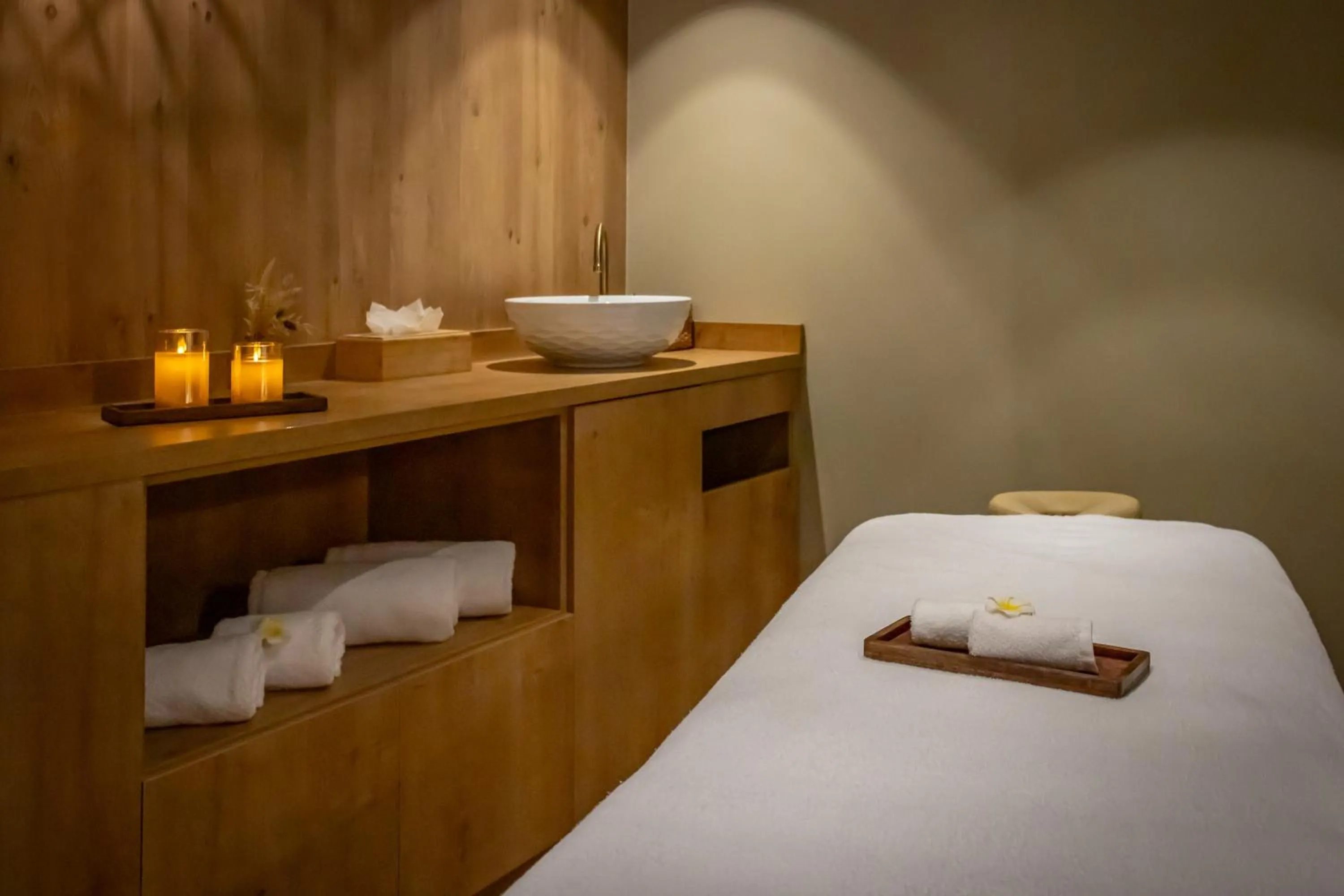 Spa and wellness centre/facilities, Bed in Hôtel & Spa Le Maury, Vannes, The Originals Boutique