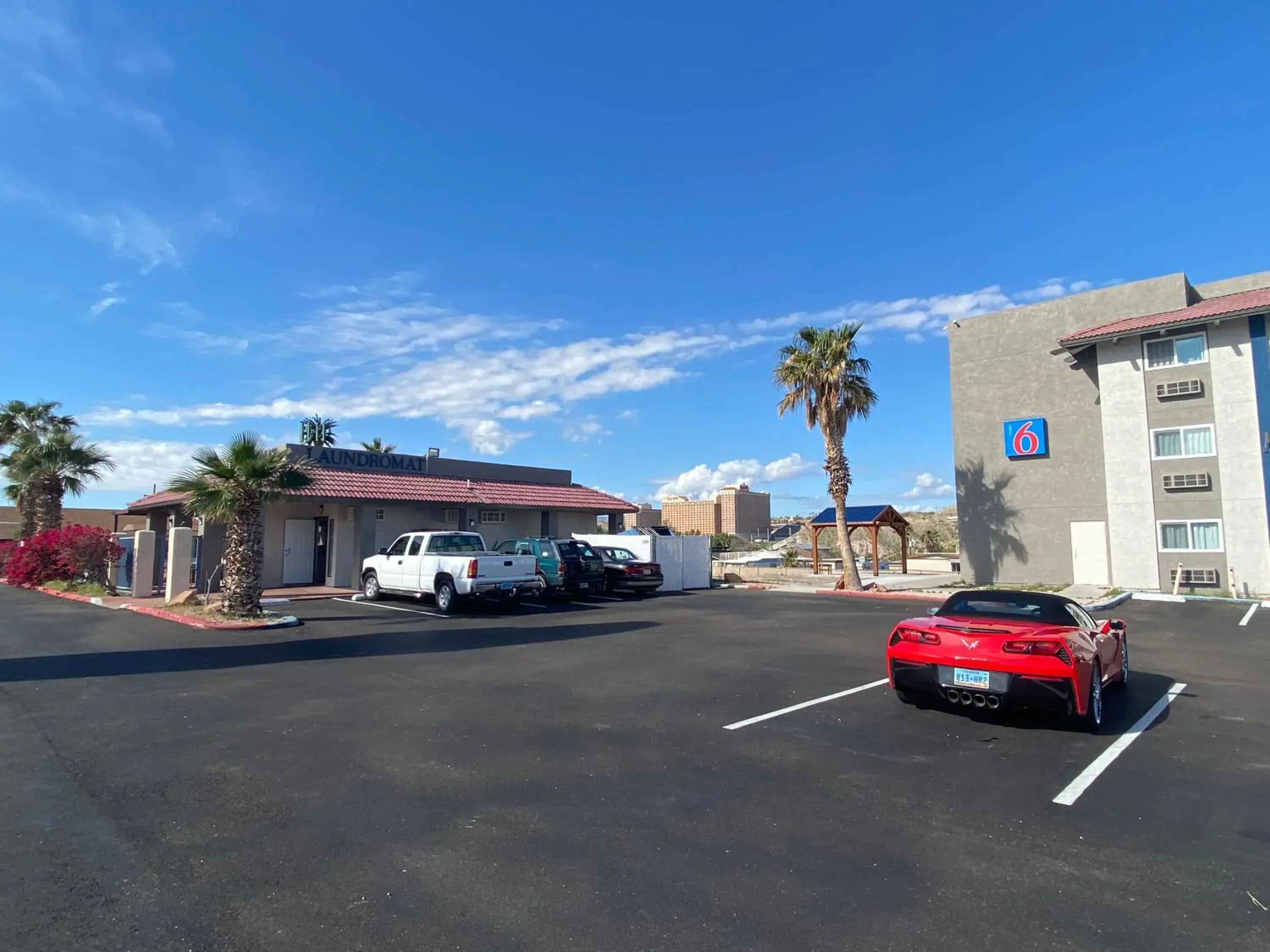 Property building in Motel 6 Bullhead City, Az - Laughlin Property building in Motel 6 Bullhead City, Az - Laughlin