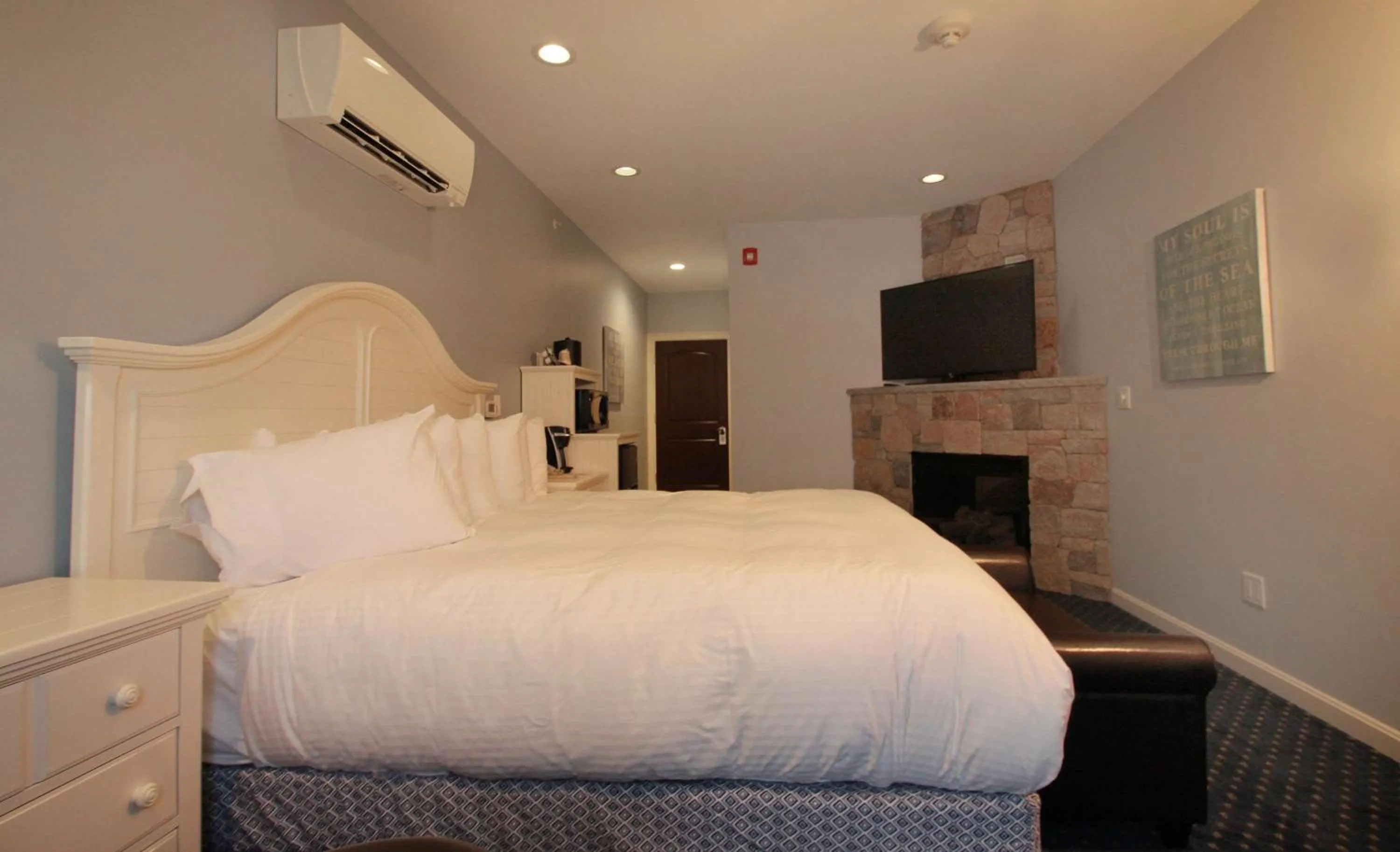 Bedroom, Bed in Norseman Resort on the Beach